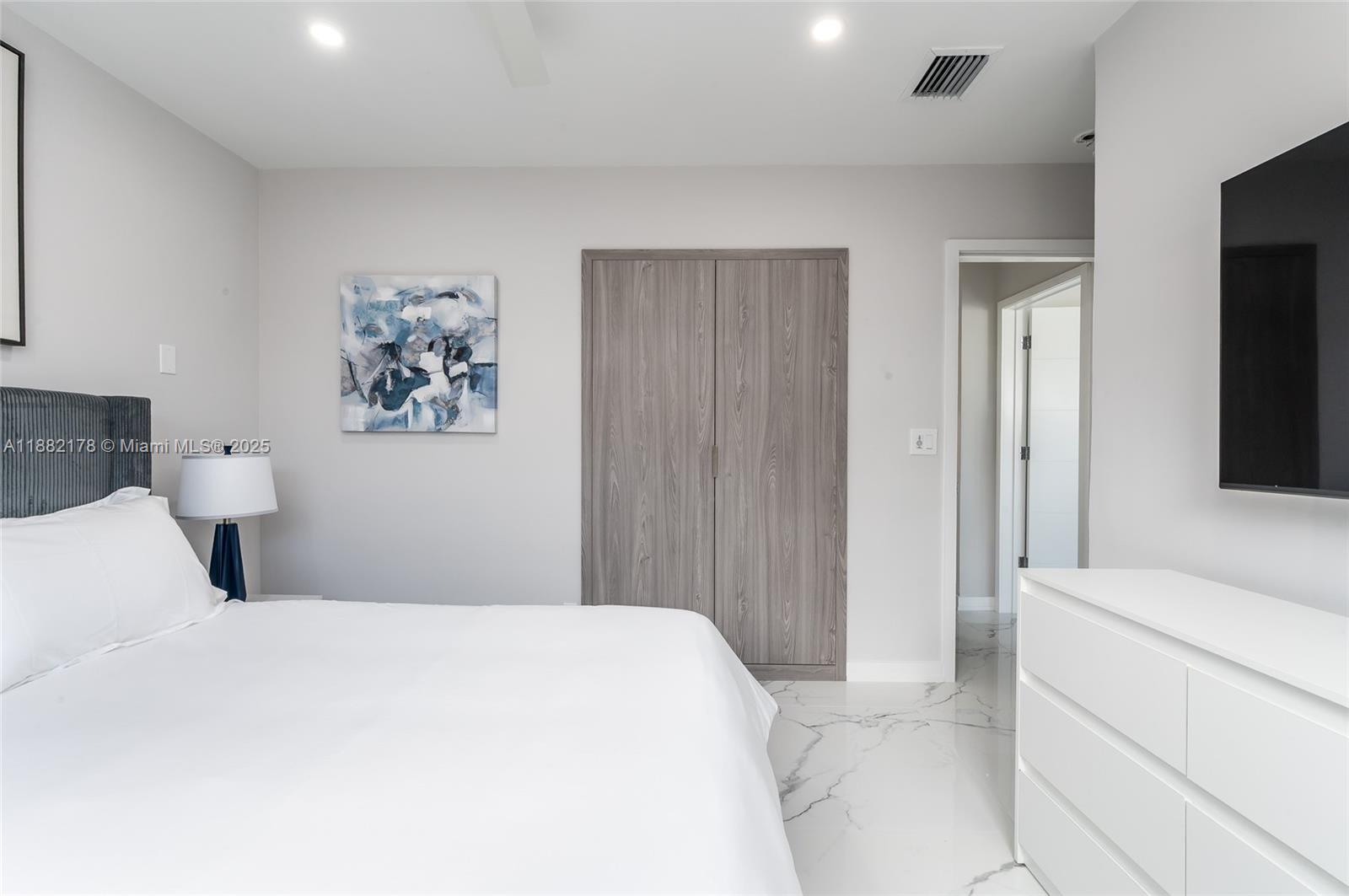 SUNSWEPT ISLE - Residential Lease