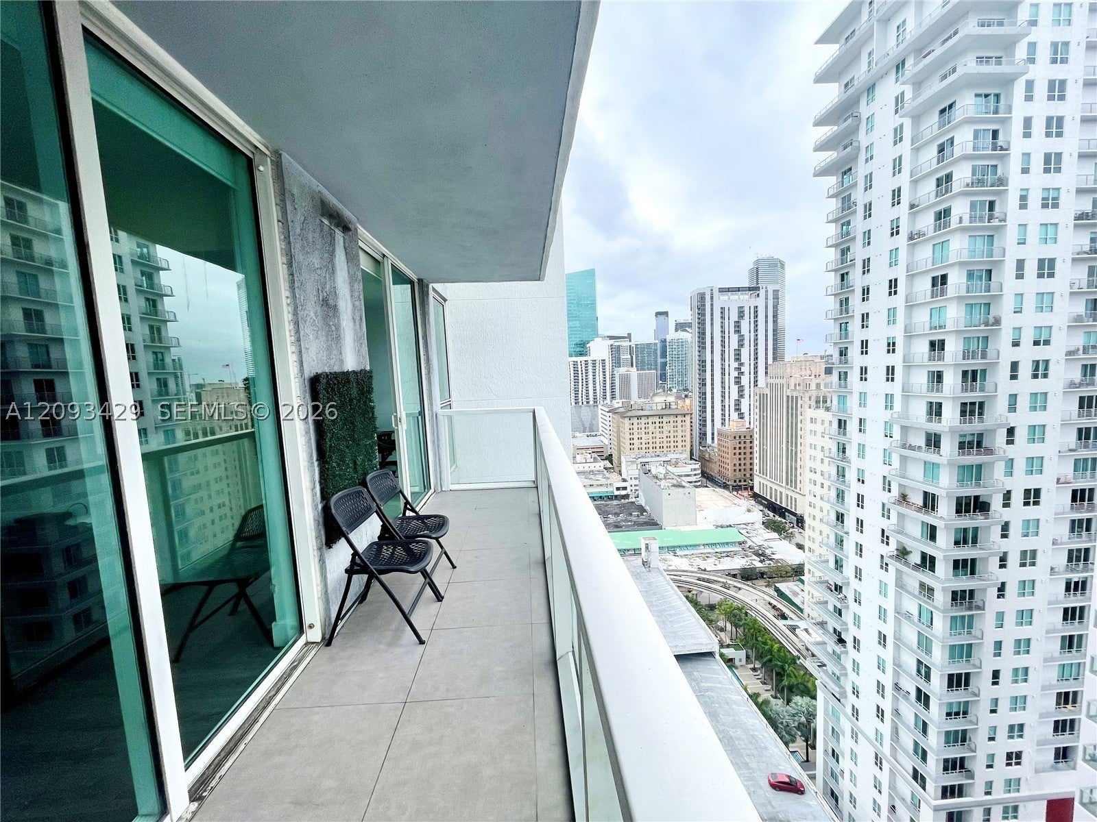 253 NE 2nd St 2506
