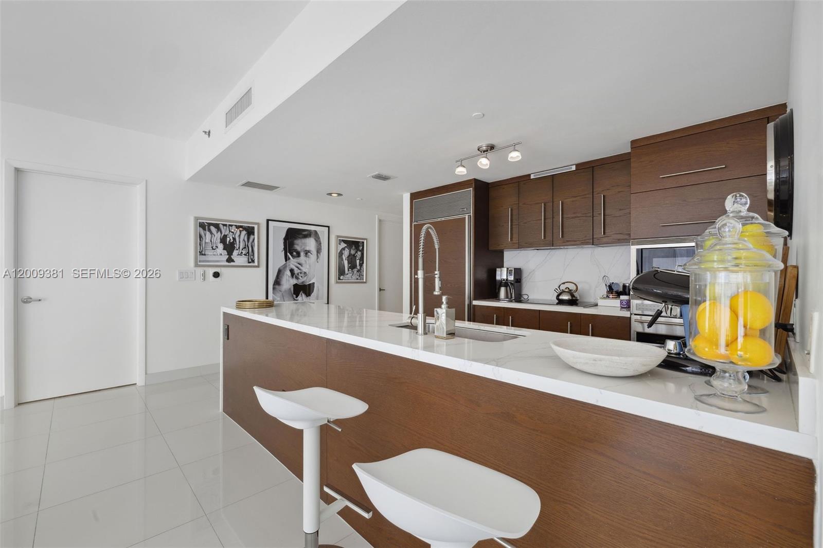 ICONBRICKELL CONDO NO 1 - Residential