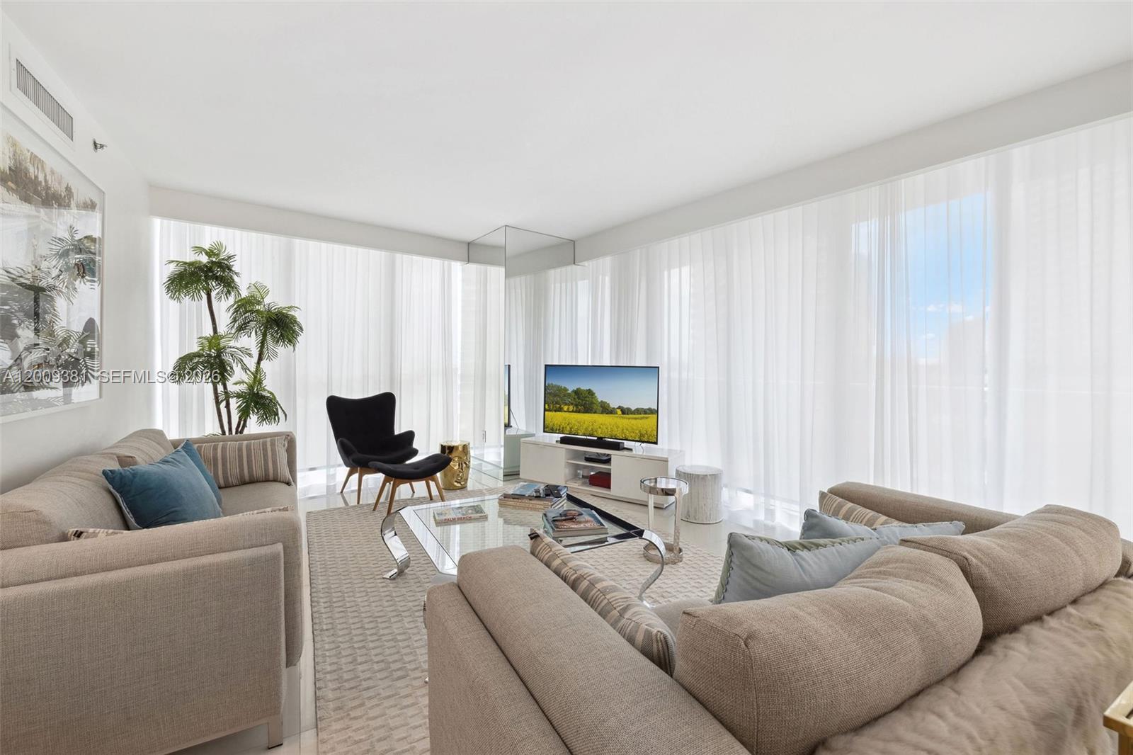 ICONBRICKELL CONDO NO 1 - Residential