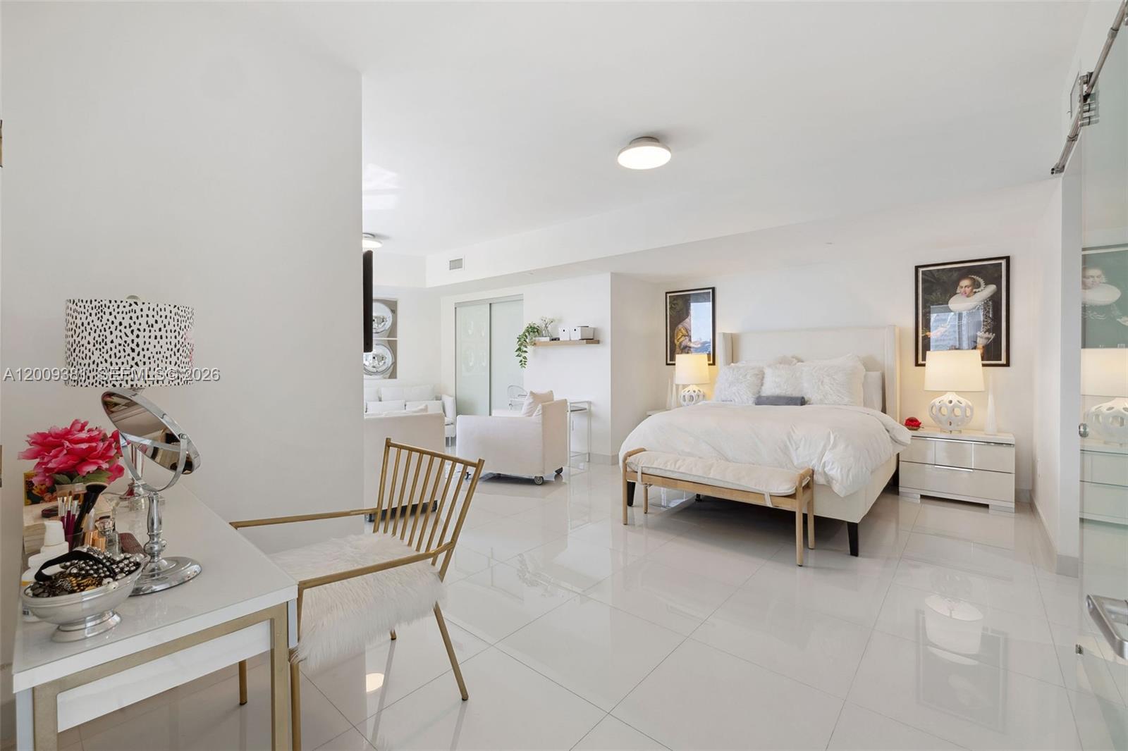 ICONBRICKELL CONDO NO 1 - Residential