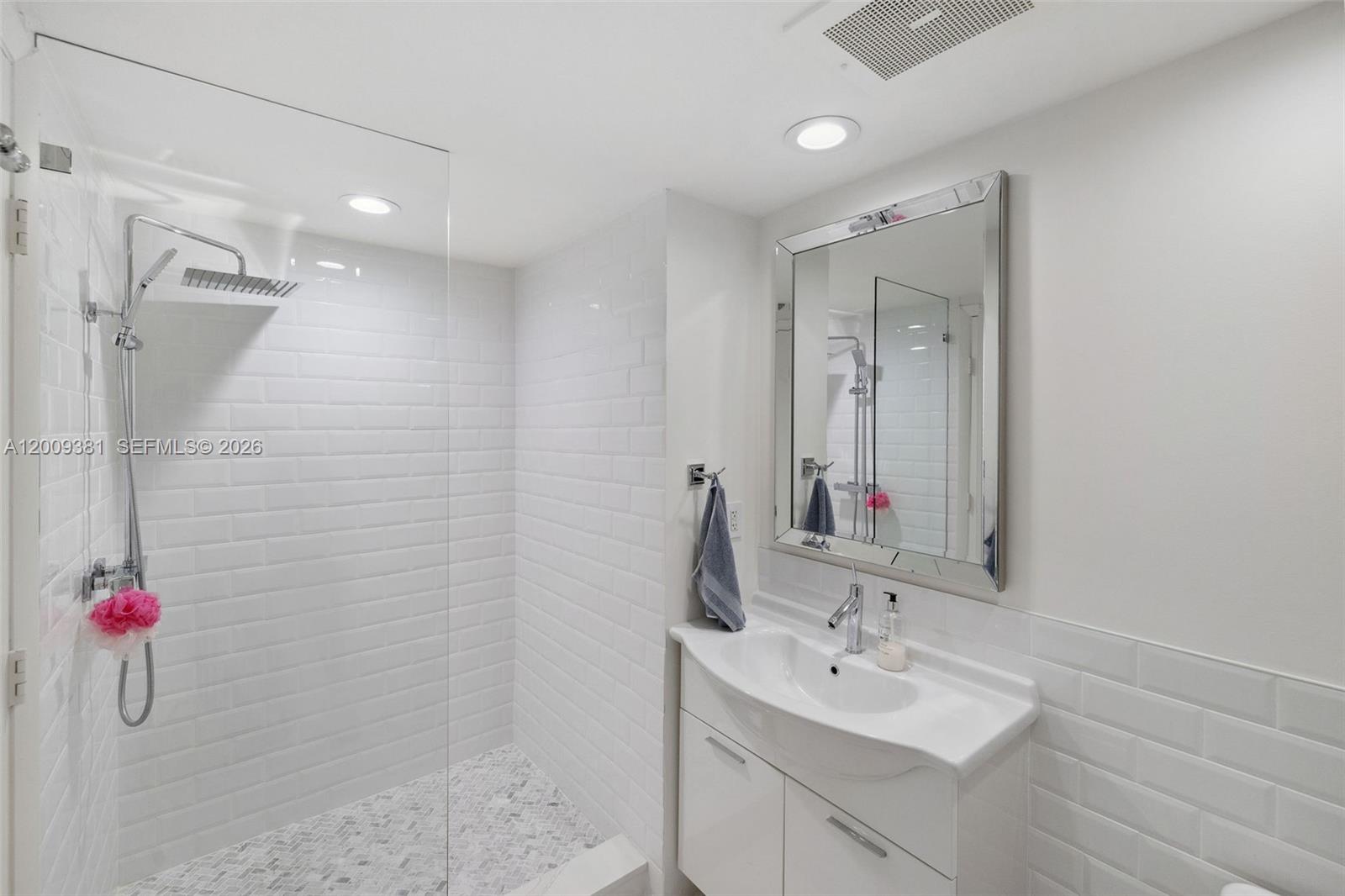 ICONBRICKELL CONDO NO 1 - Residential