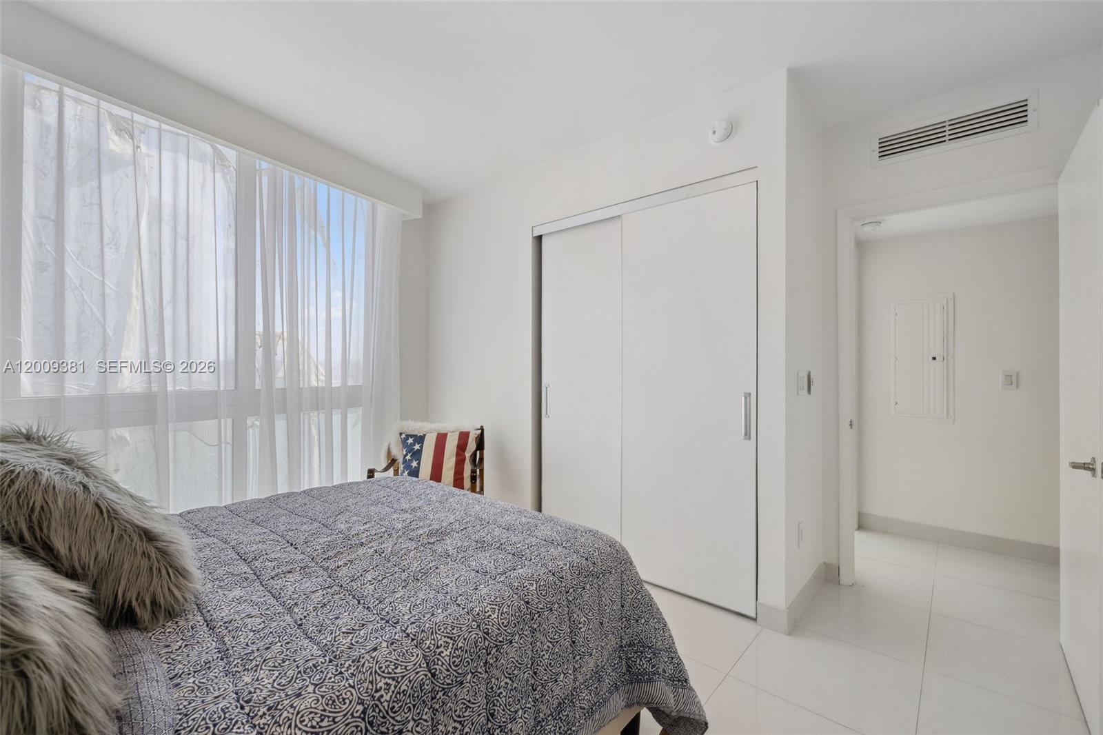 ICONBRICKELL CONDO NO 1 - Residential