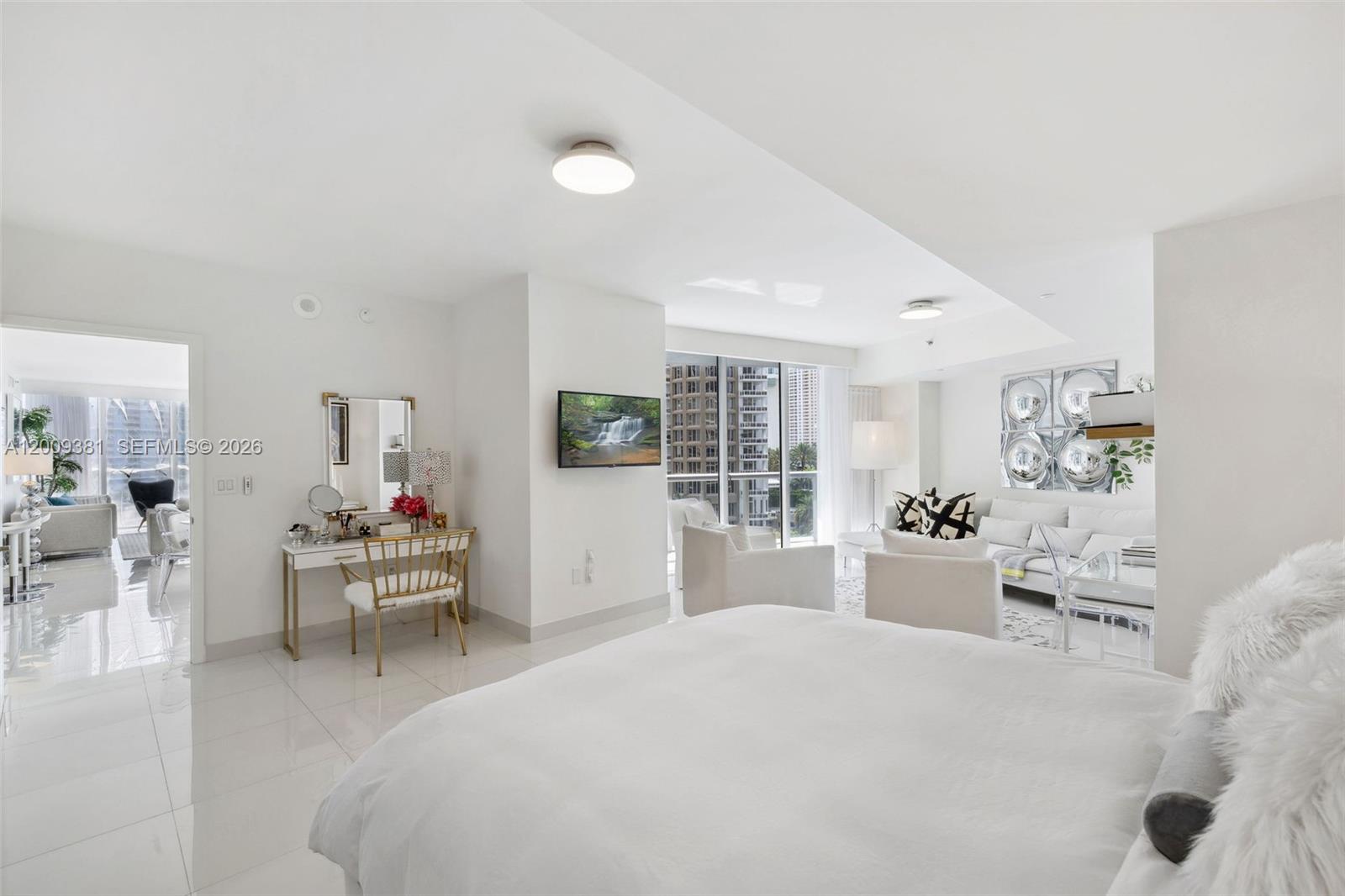 ICONBRICKELL CONDO NO 1 - Residential