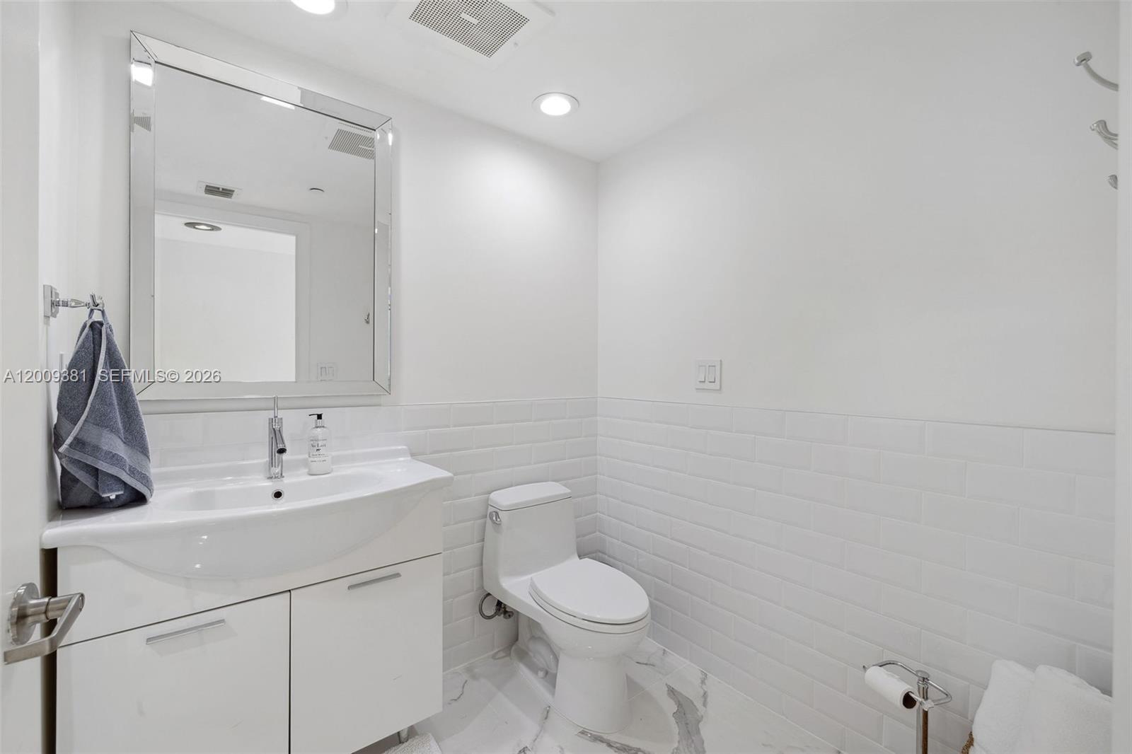 ICONBRICKELL CONDO NO 1 - Residential