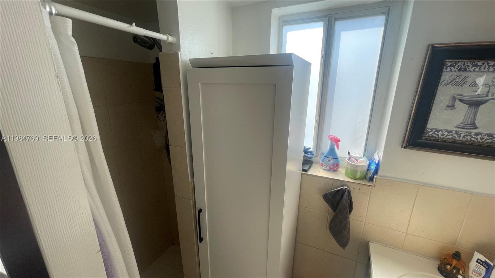 THE WHITE HOUSE CONDO - Residential