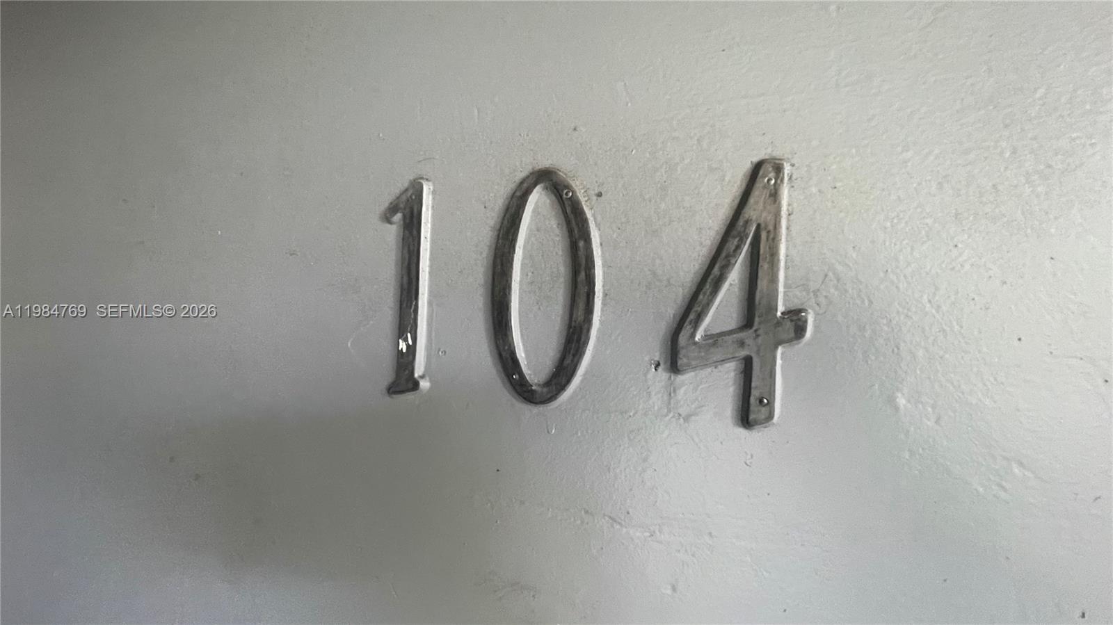 THE WHITE HOUSE CONDO - Residential