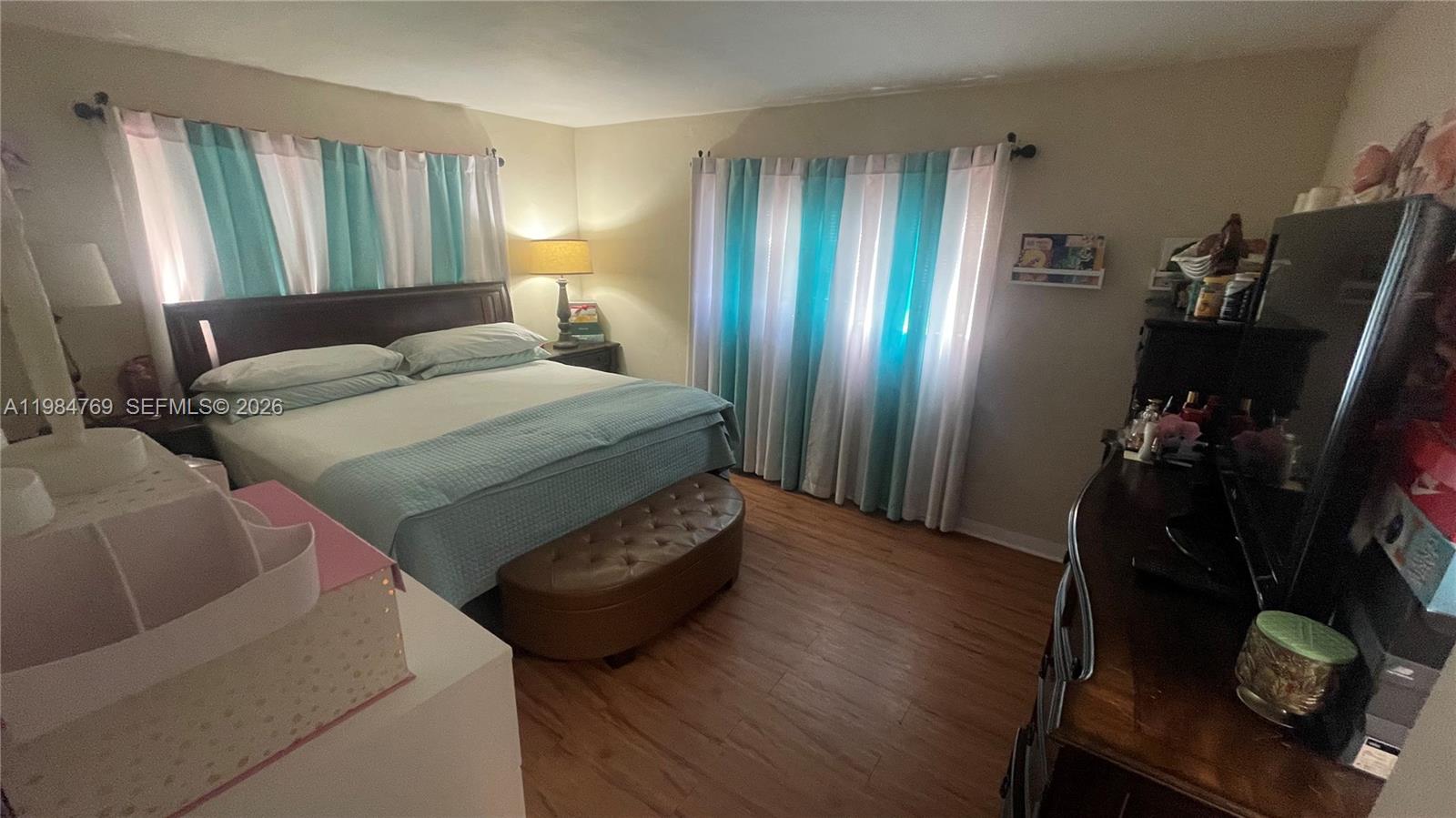 THE WHITE HOUSE CONDO - Residential