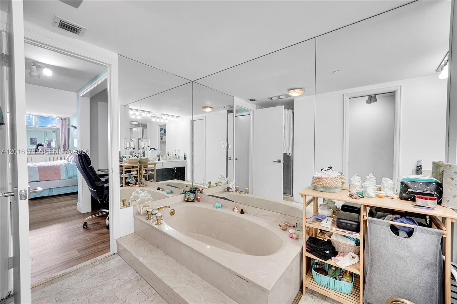 JOCKEY CLUB III CONDO - Residential