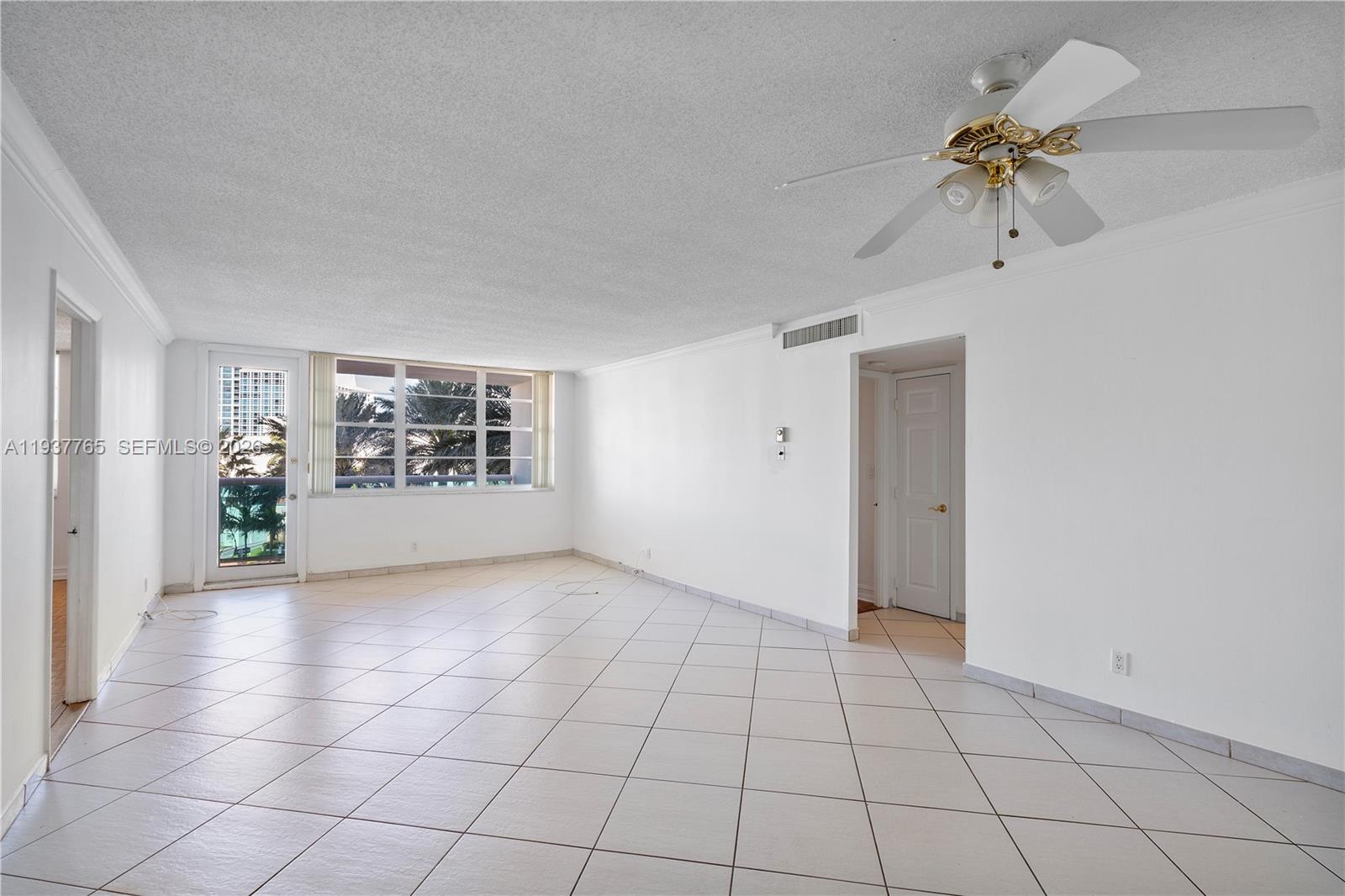 6770 Indian Creek Dr 4P