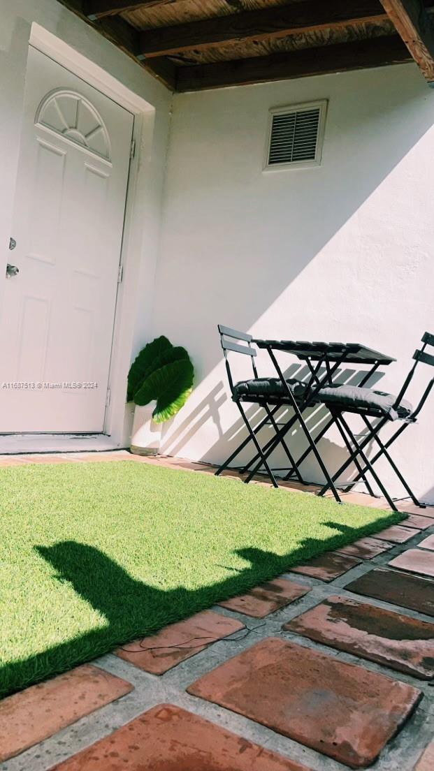 Discover this charming efficiency for rent, nestled in a vibrant neighborhood. This cozy space features a bright, open layout with modern finishes, perfect for comfortable living. Step outside to enjoy a private outdoor area, ideal for morning coffee or evening relaxation. With easy access to local shops, parks and public transportation, this efficiency offers both comfort and convenience. Don’t miss this chance to make this your new home.
