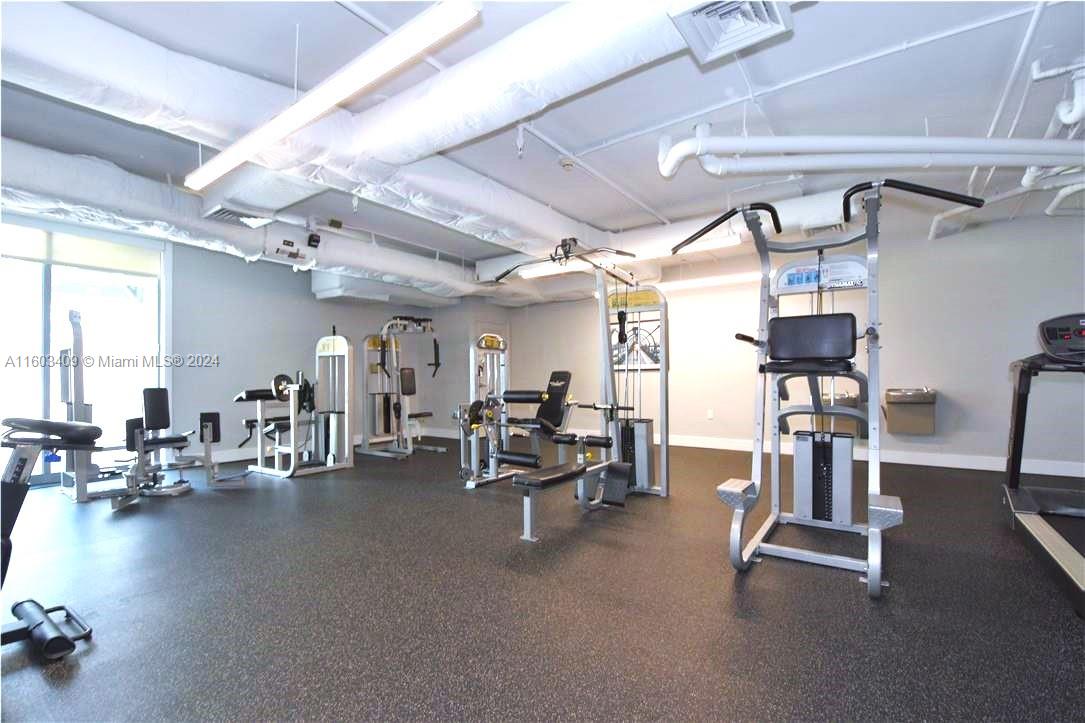 HOLLYWOOD STATION RES CON - Residential Lease