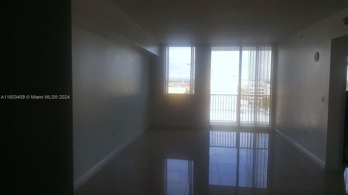 HOLLYWOOD STATION RES CON - Residential Lease