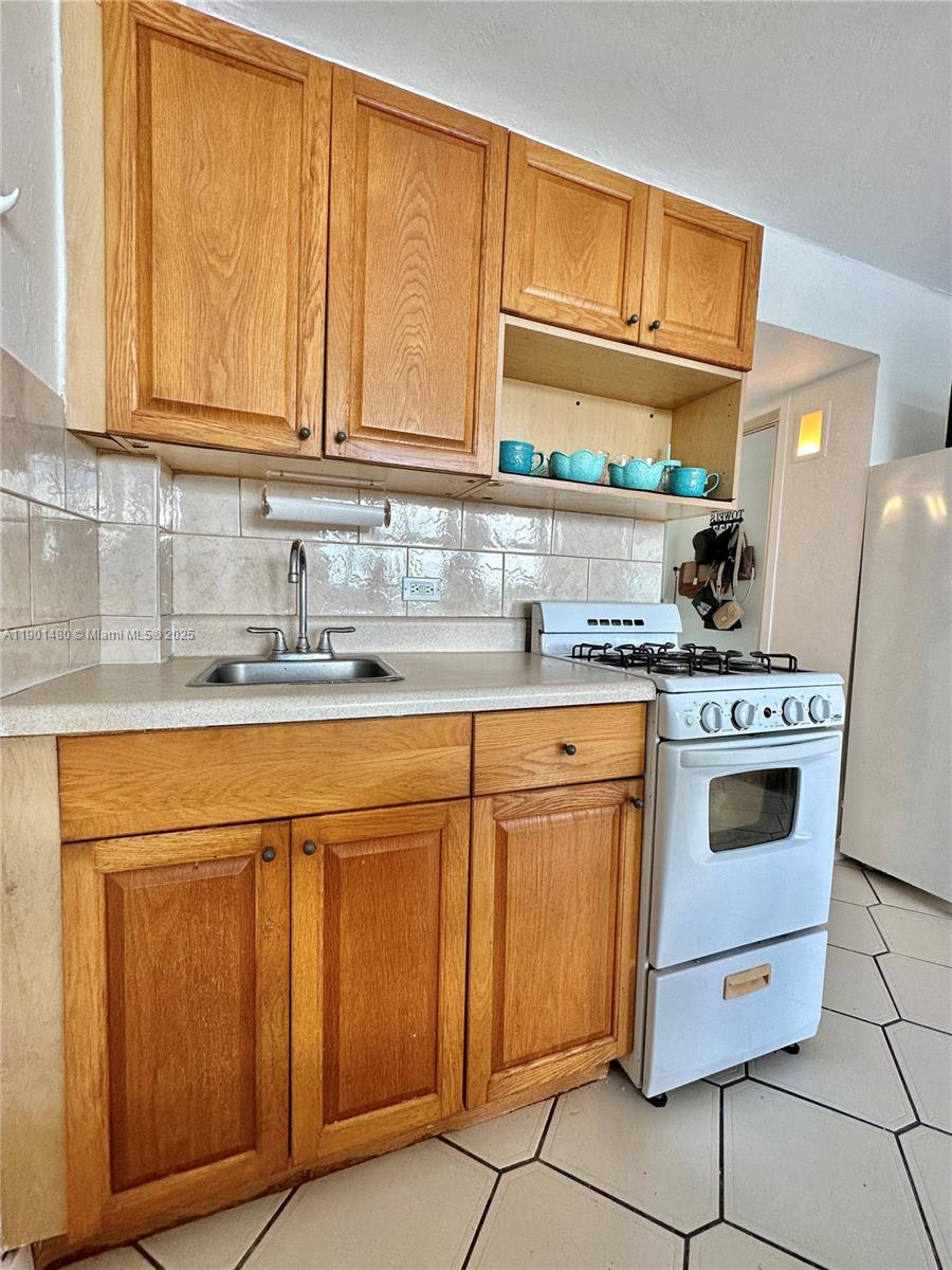 GARDENS ON THE BAY - Residential