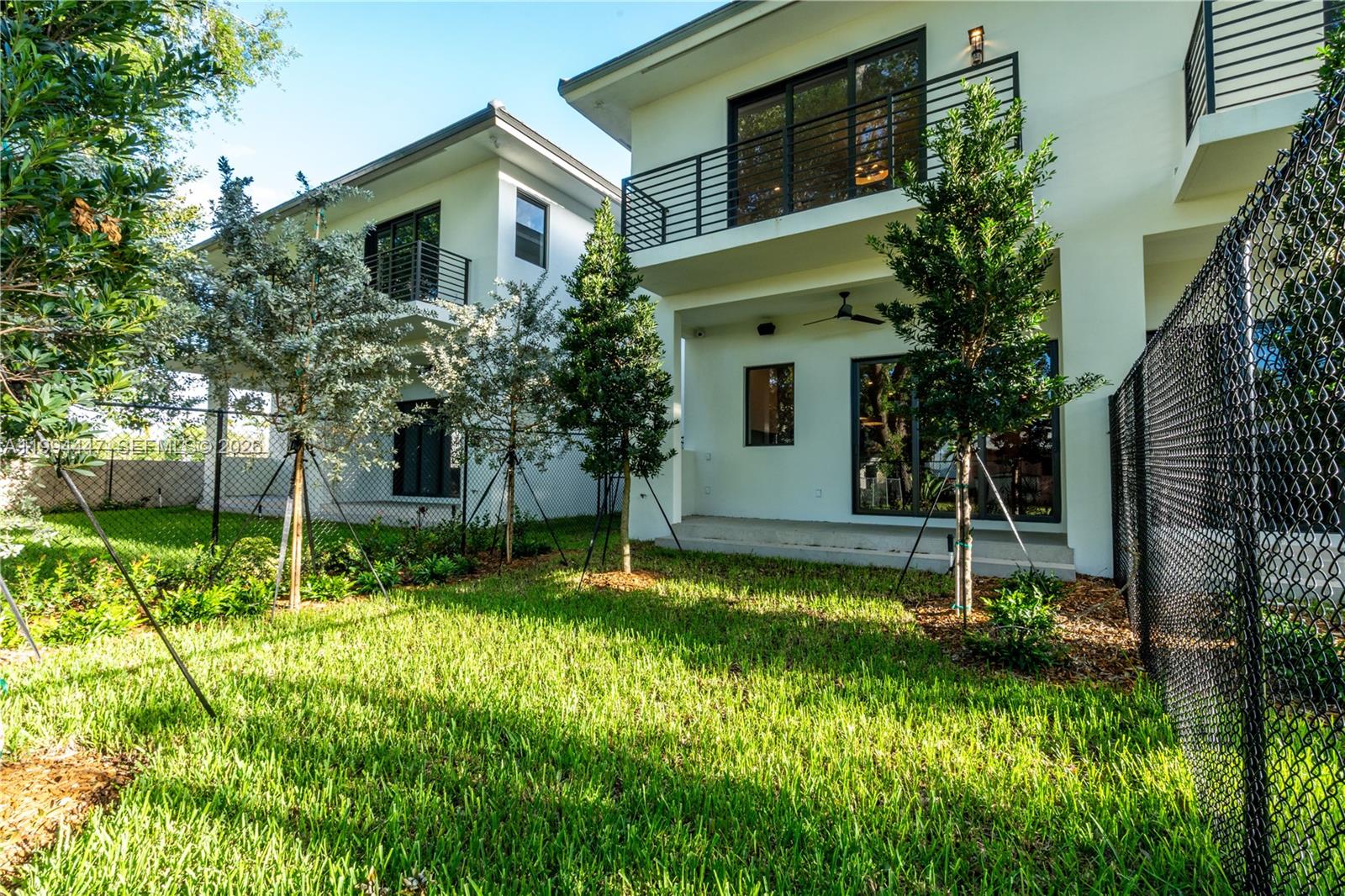 AMND MIAMI SUBURBAN ACRES - Residential