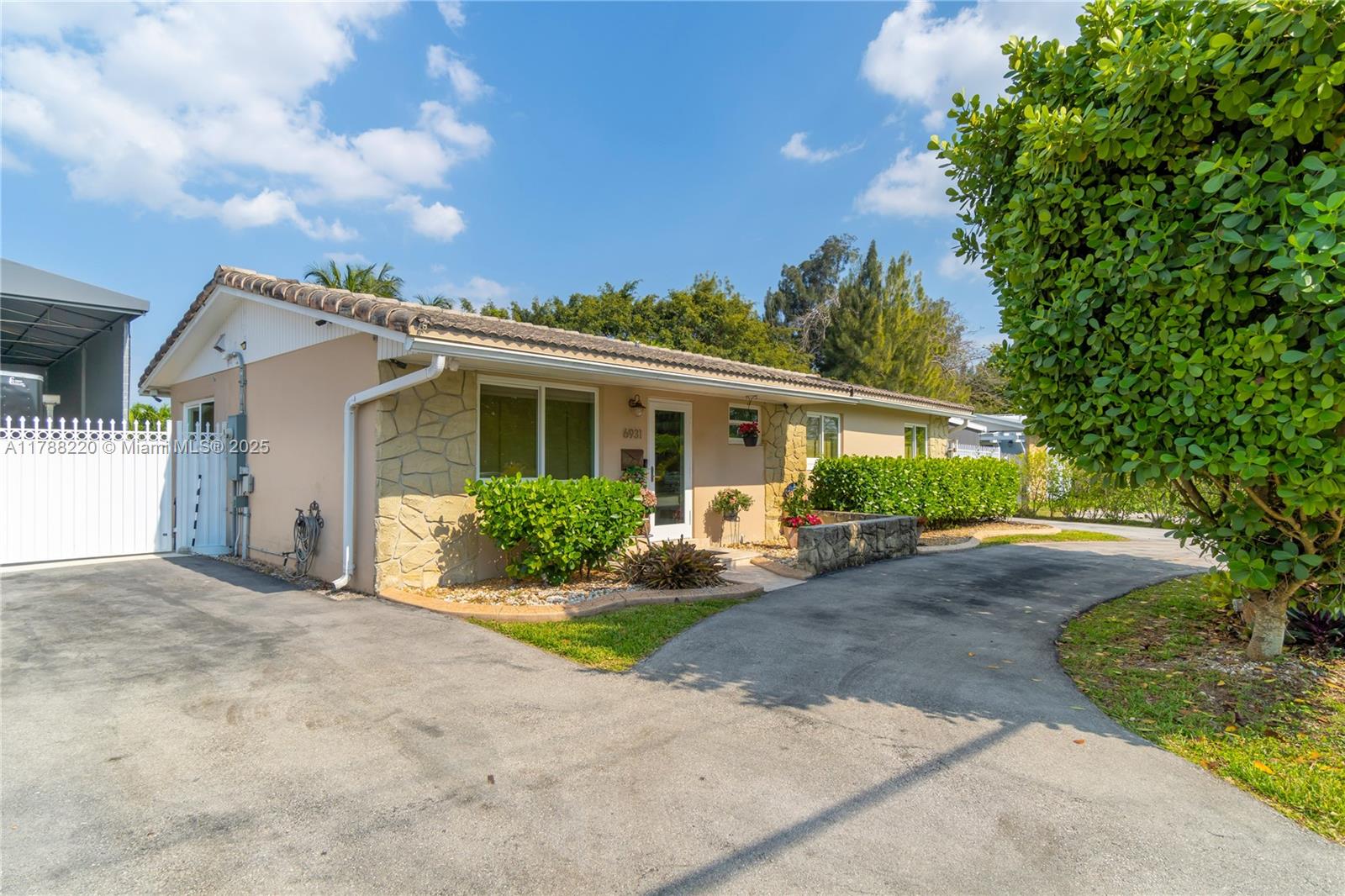 6931 SW 108th Ave