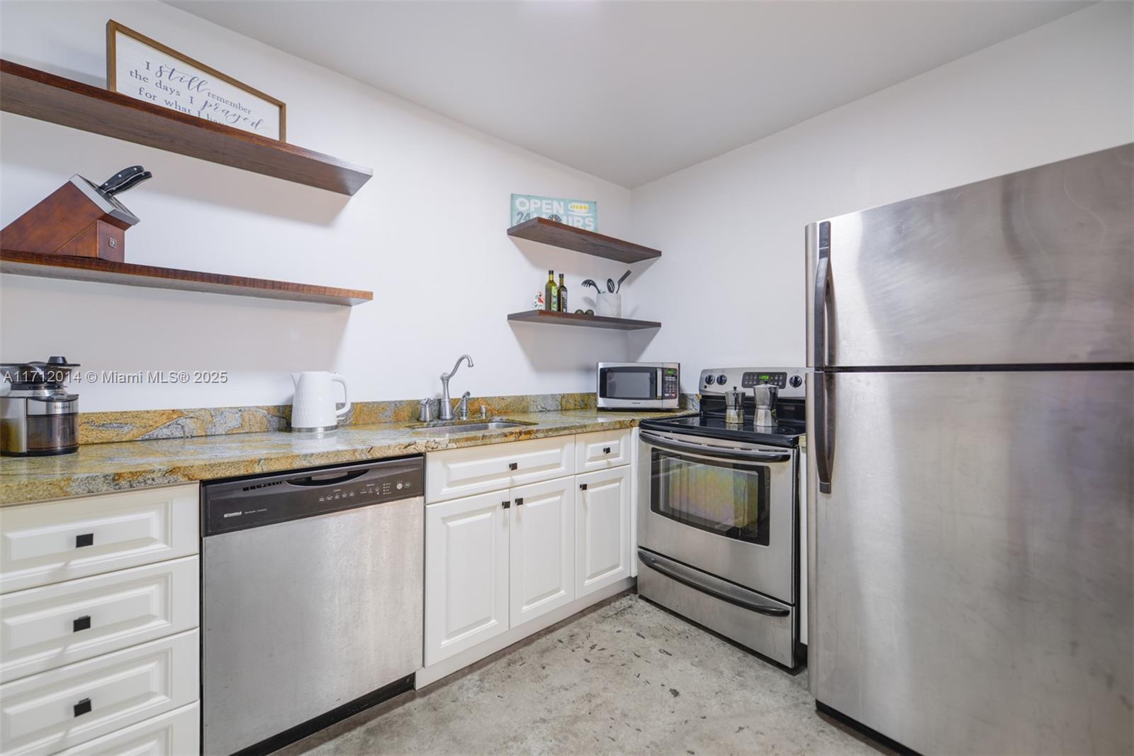 ADMIRAL TOWERS CONDO - Residential