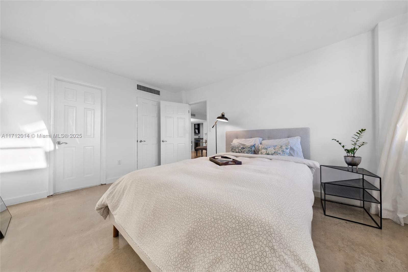 ADMIRAL TOWERS CONDO - Residential