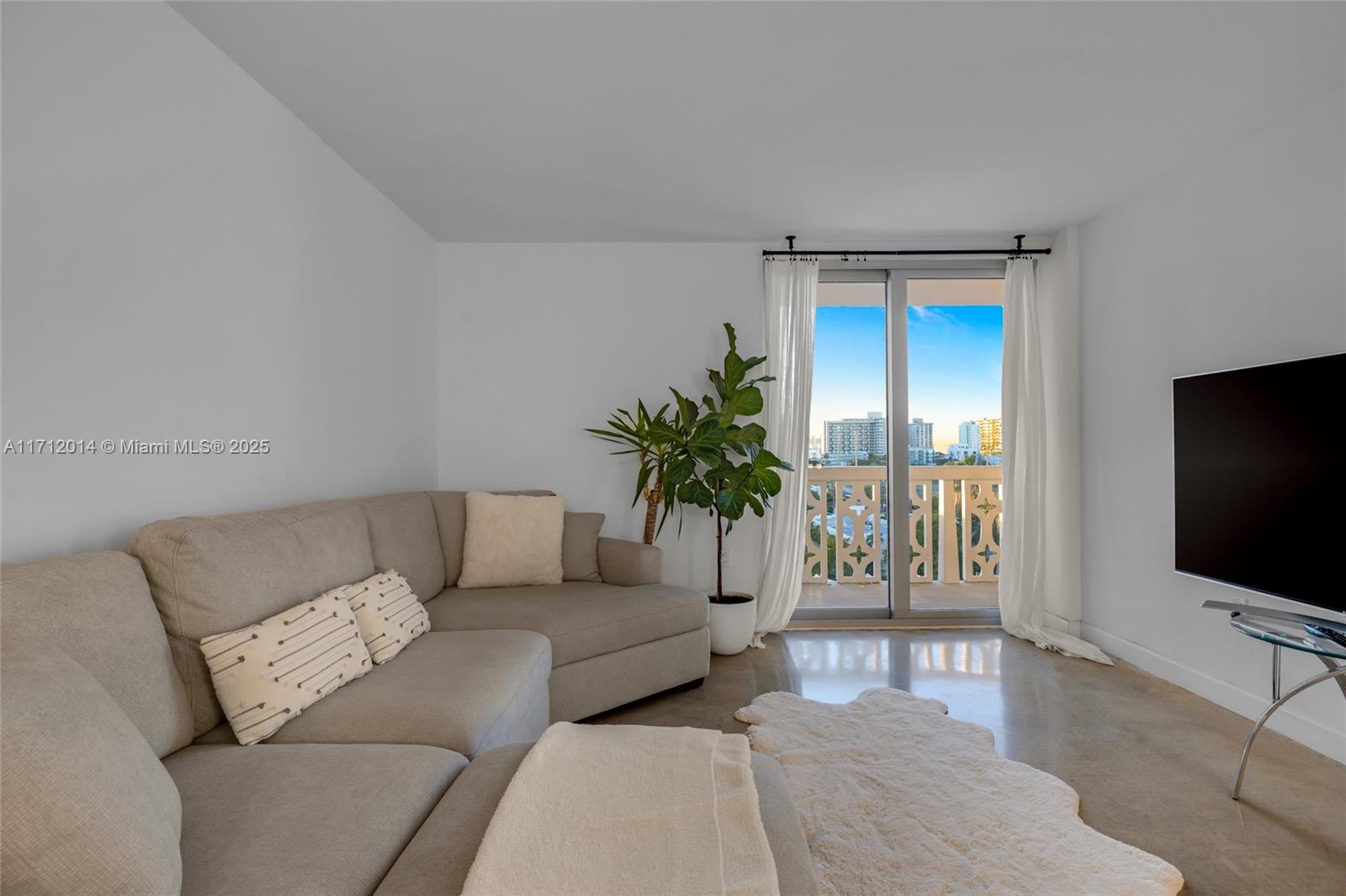 ADMIRAL TOWERS CONDO - Residential