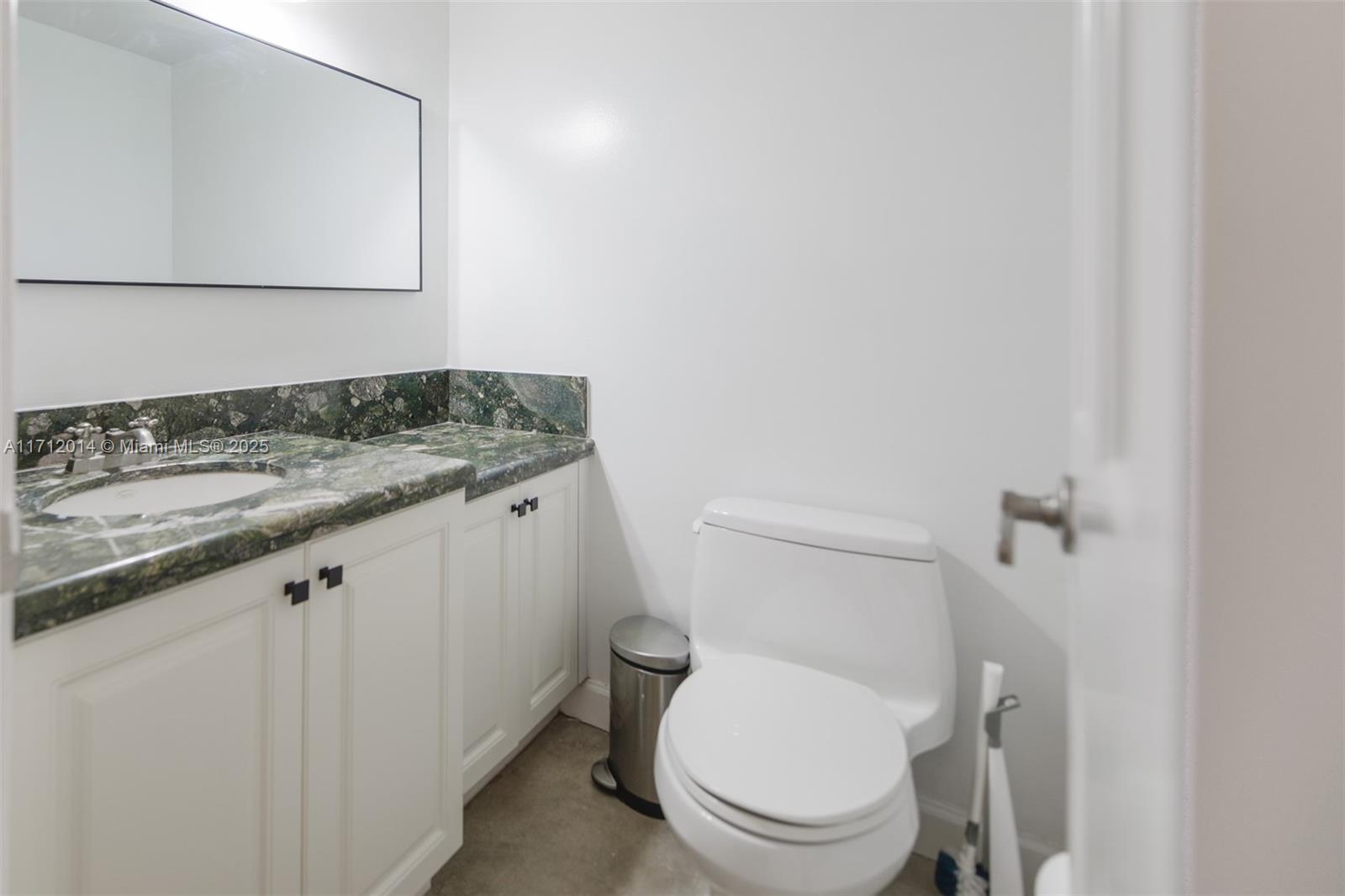ADMIRAL TOWERS CONDO - Residential