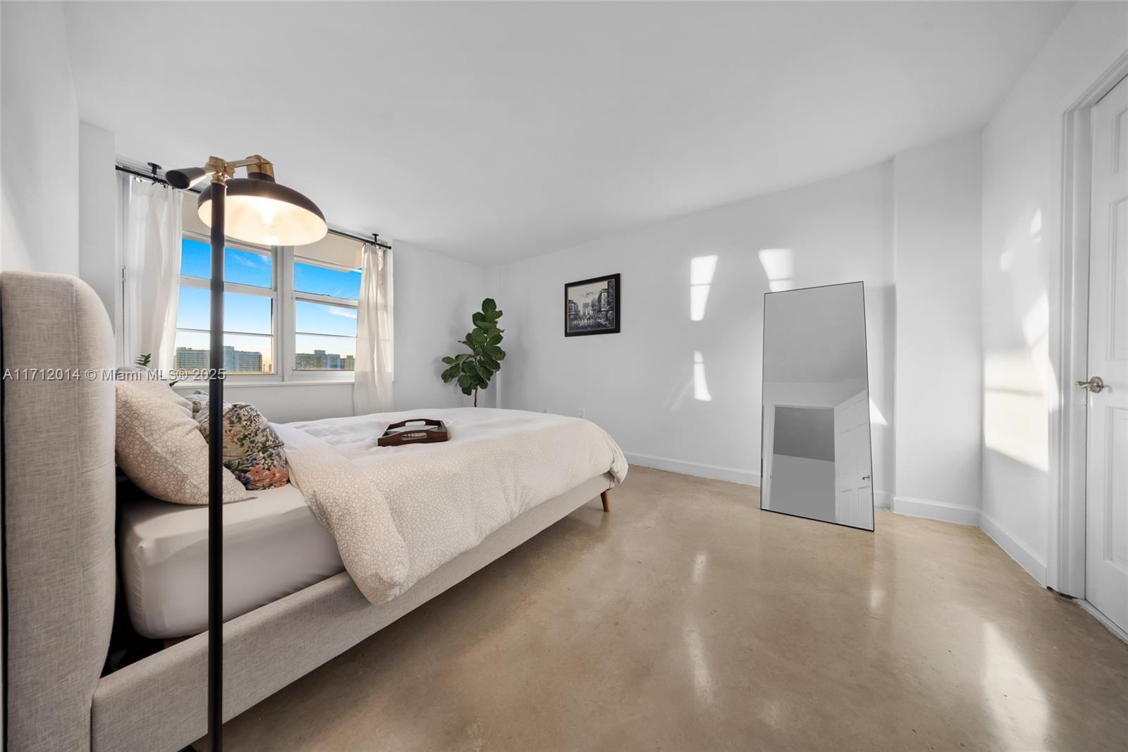 ADMIRAL TOWERS CONDO - Residential