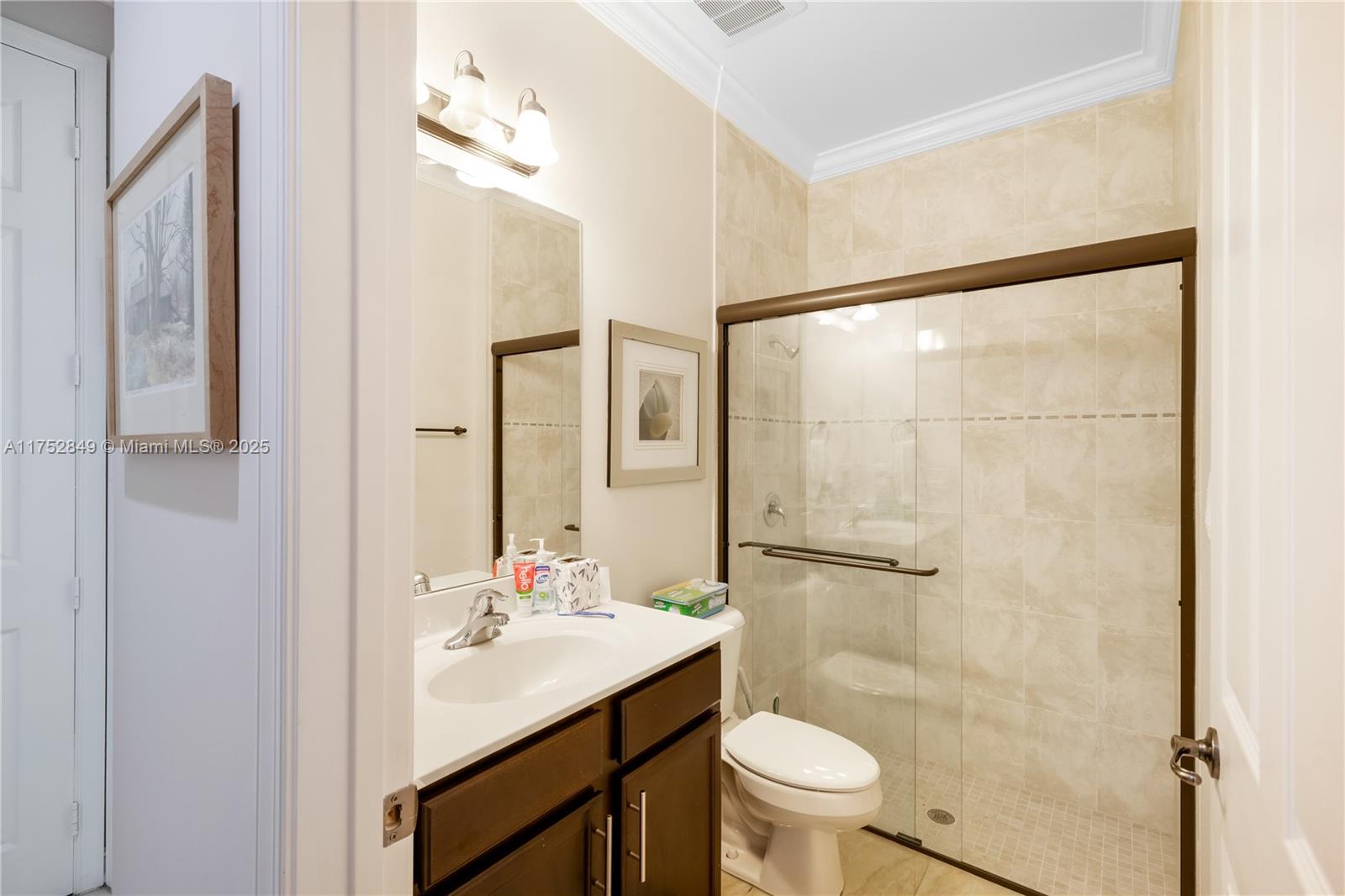 TRAILS AT CANYON - Residential Lease