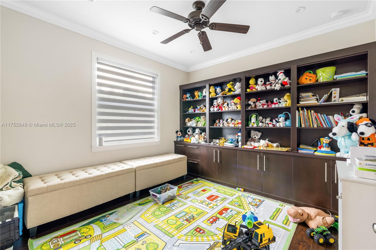 TRAILS AT CANYON - Residential Lease