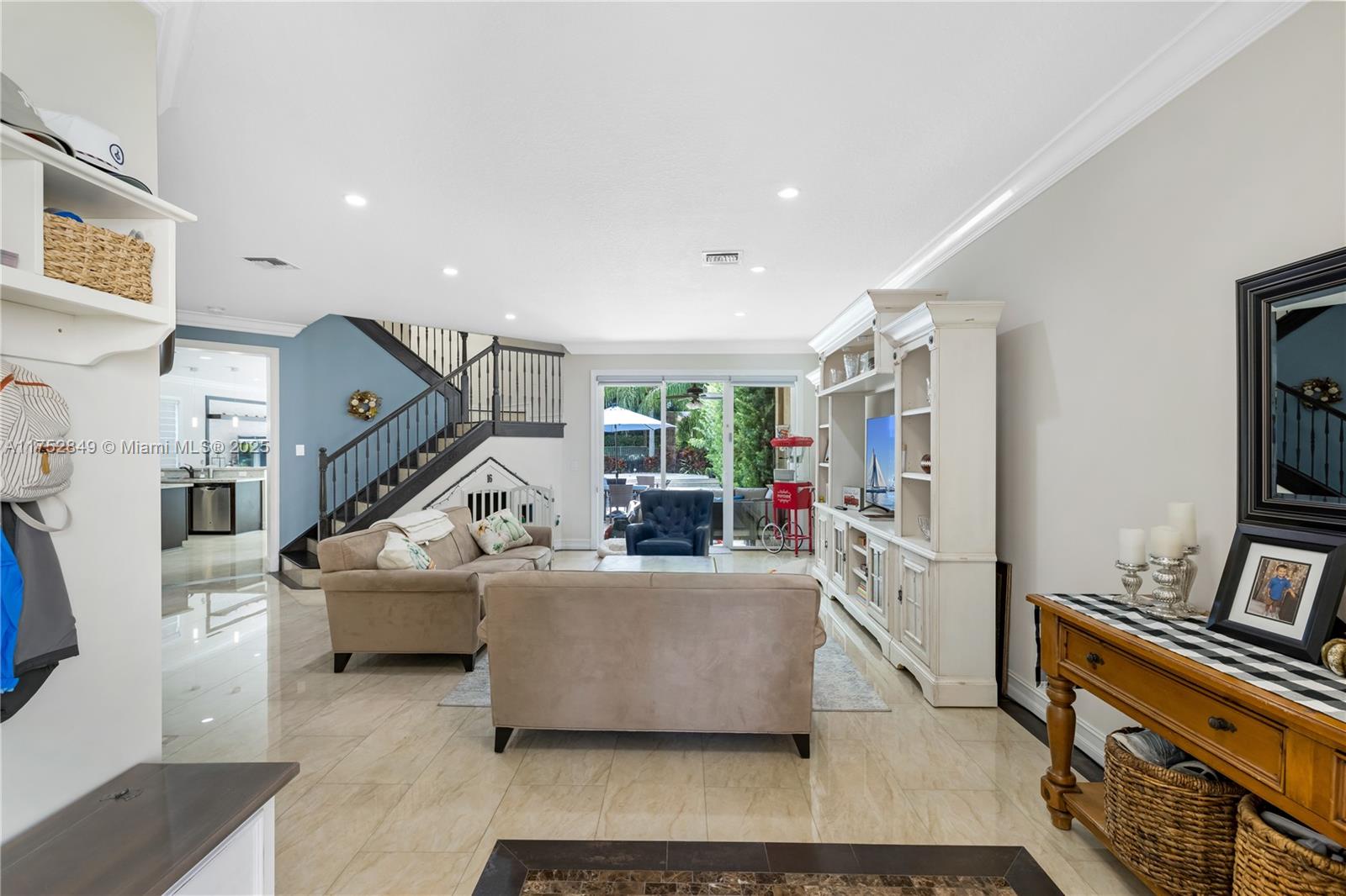 TRAILS AT CANYON - Residential Lease