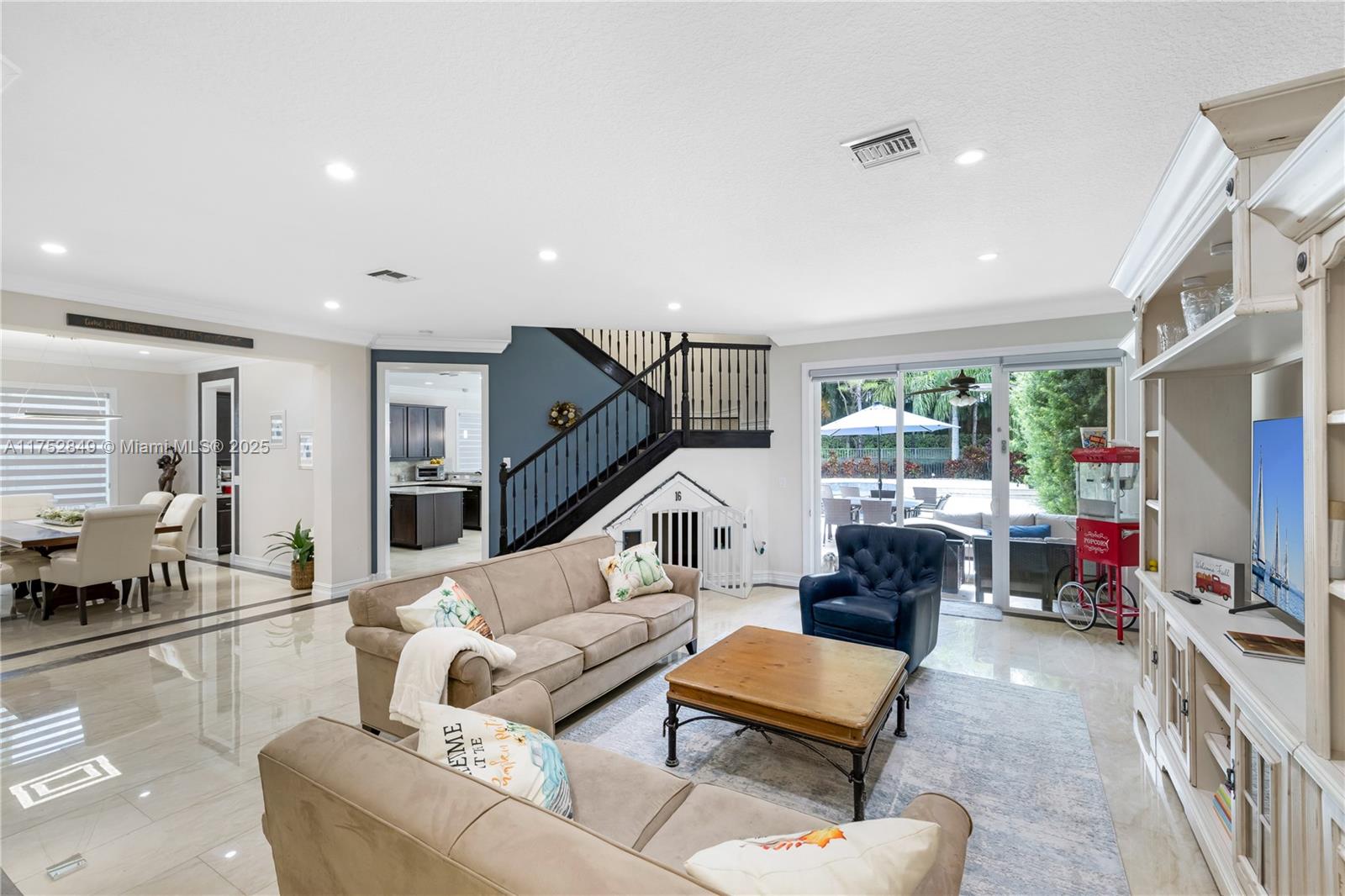 TRAILS AT CANYON - Residential Lease