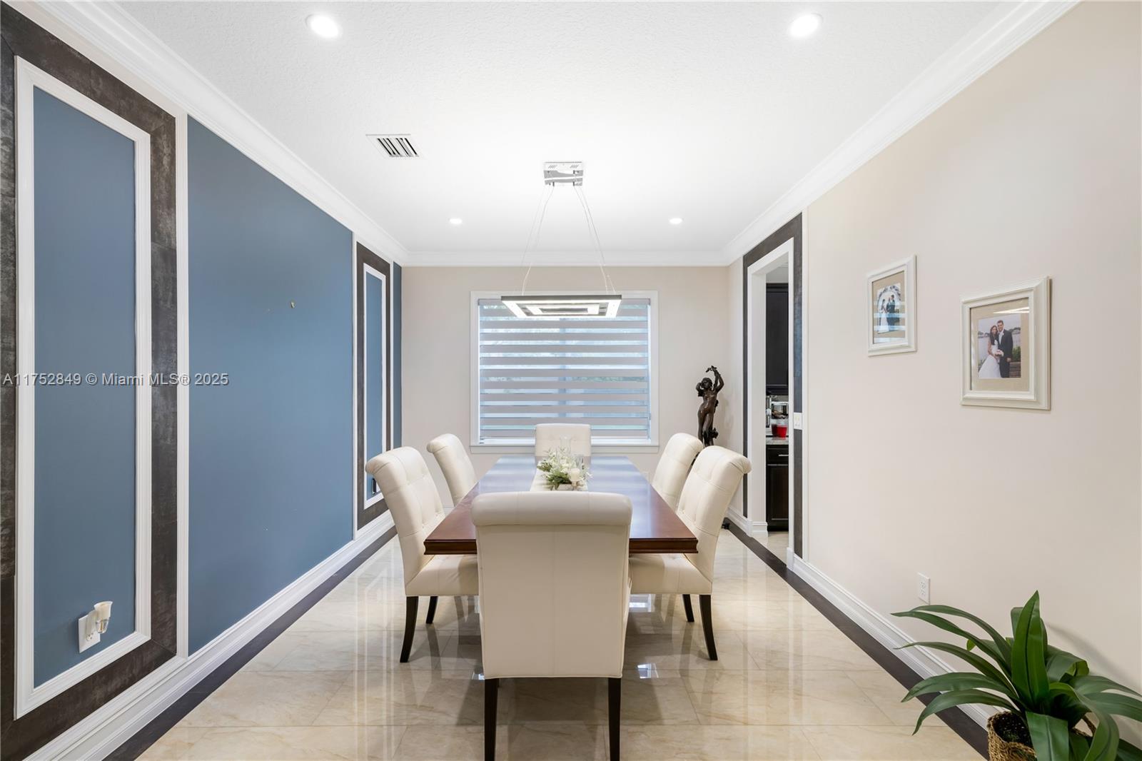 TRAILS AT CANYON - Residential Lease