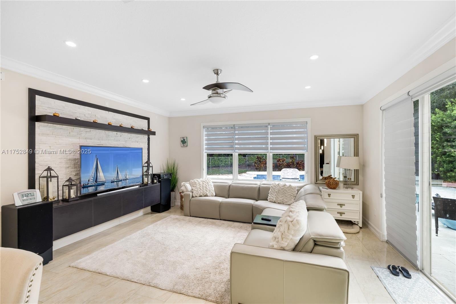 TRAILS AT CANYON - Residential Lease