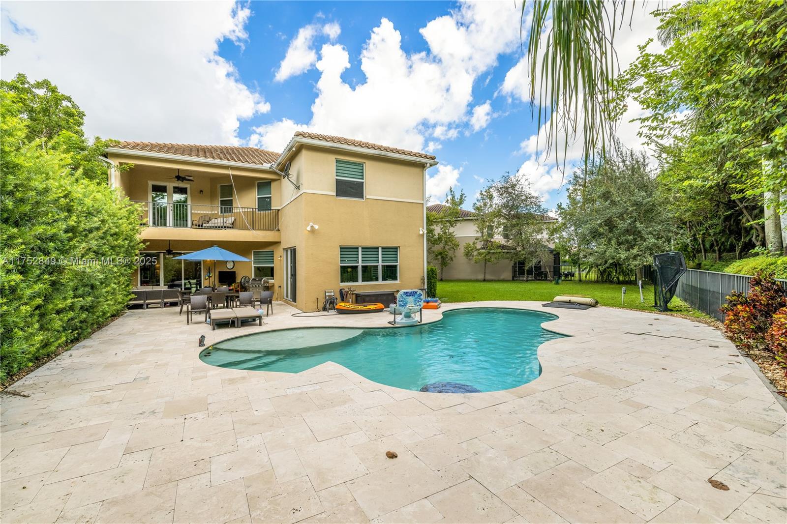 TRAILS AT CANYON - Residential Lease