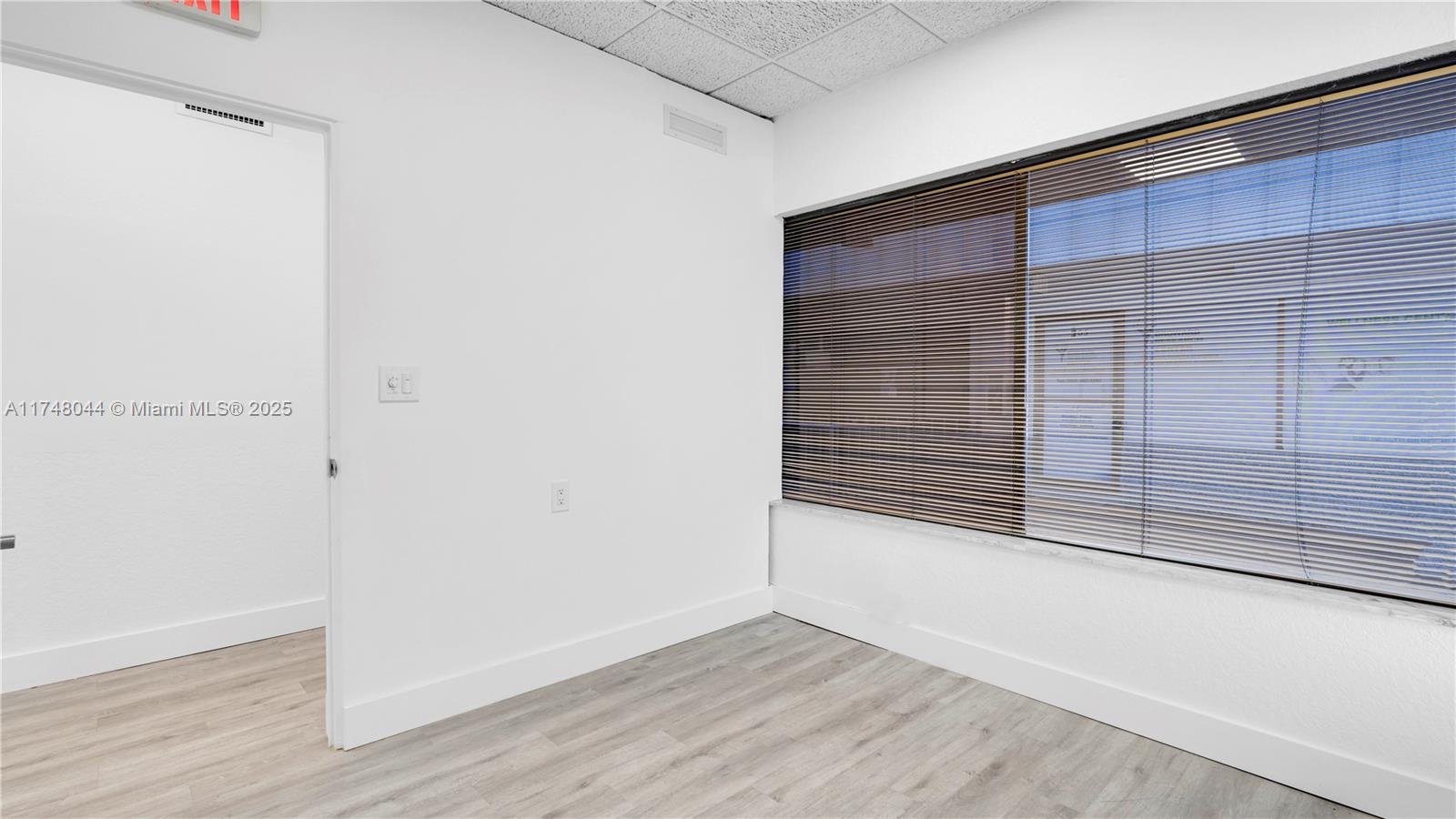 1900 N University Dr 206-1