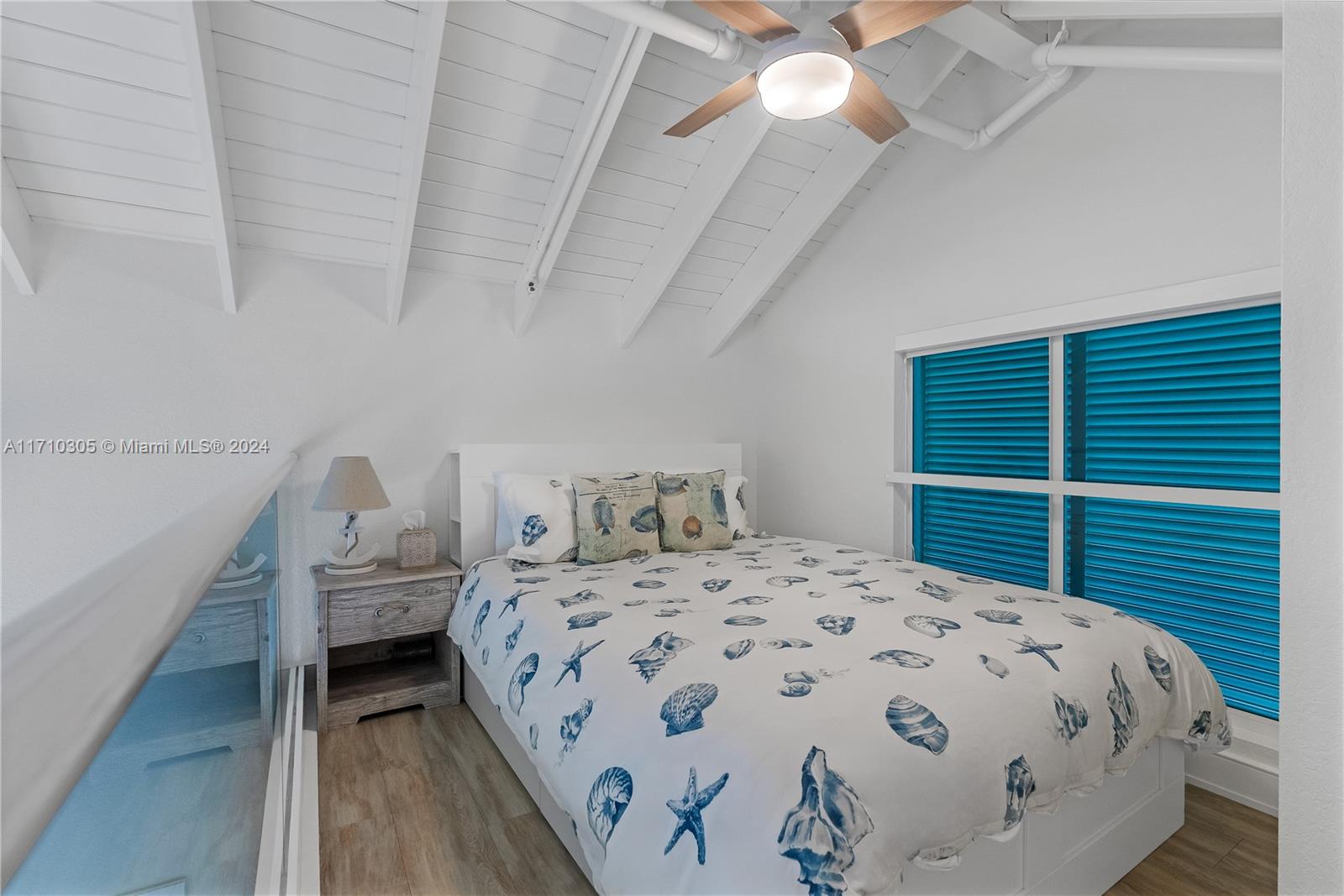 100 S Pointe Dr CABANA 14