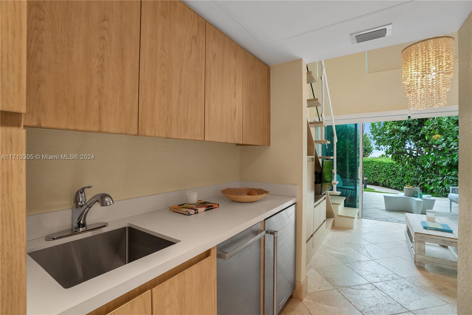 100 S Pointe Dr CABANA 14