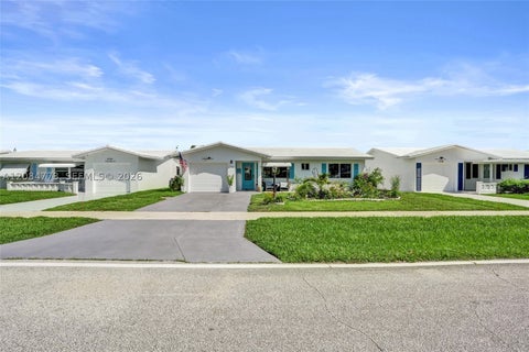 Photo of 2083 SW 13th Ave, Boynton Beach, FL 33426 (MLS # A12084773)