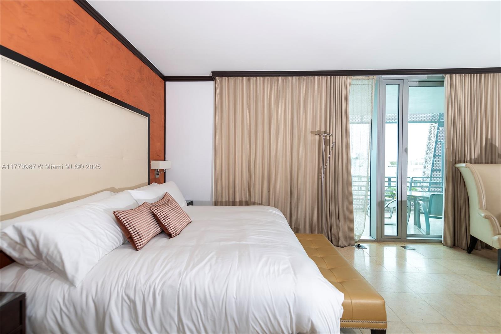 DE SOLEIL S BCH RESIDENTI - Residential