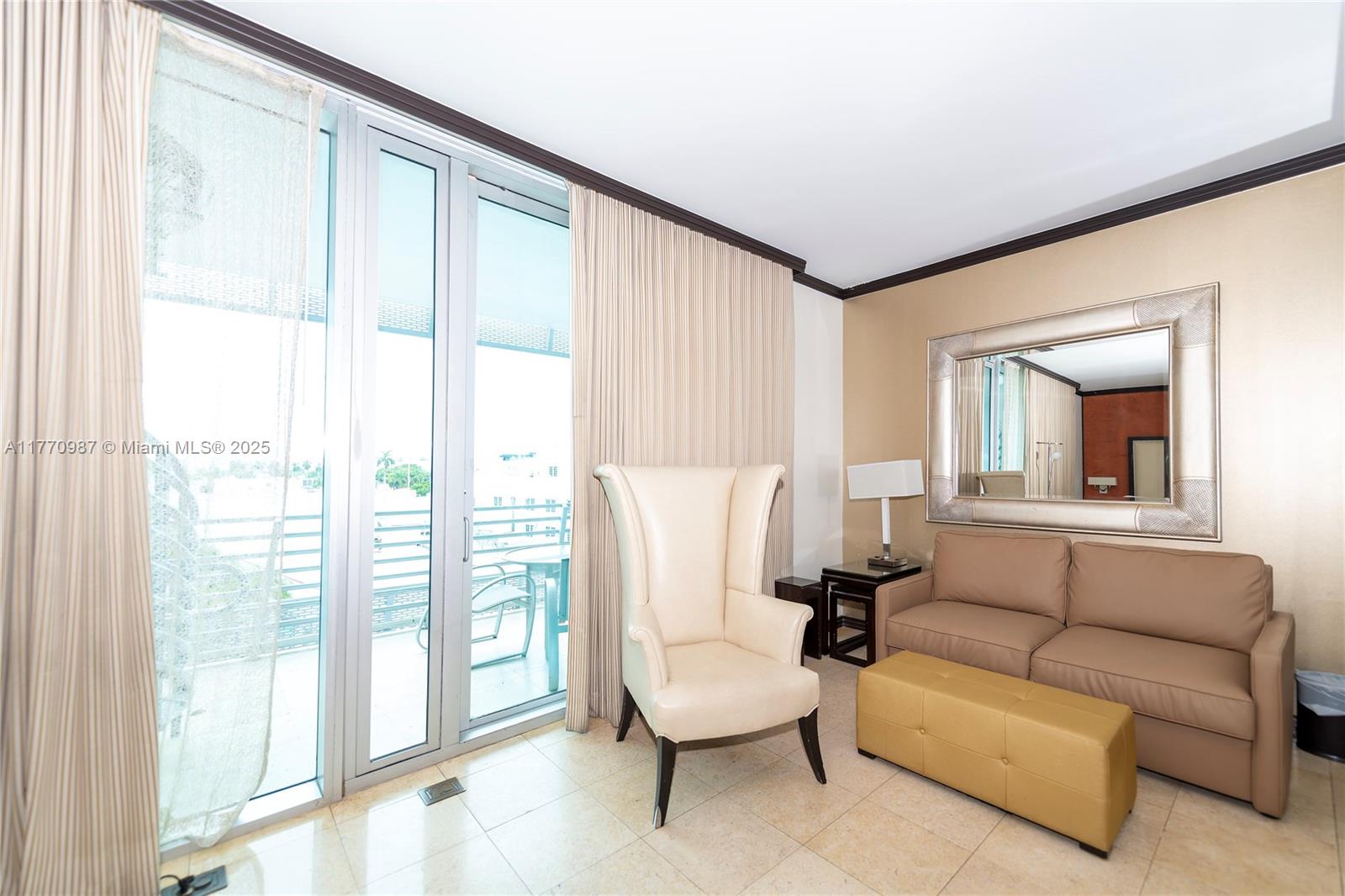 DE SOLEIL S BCH RESIDENTI - Residential