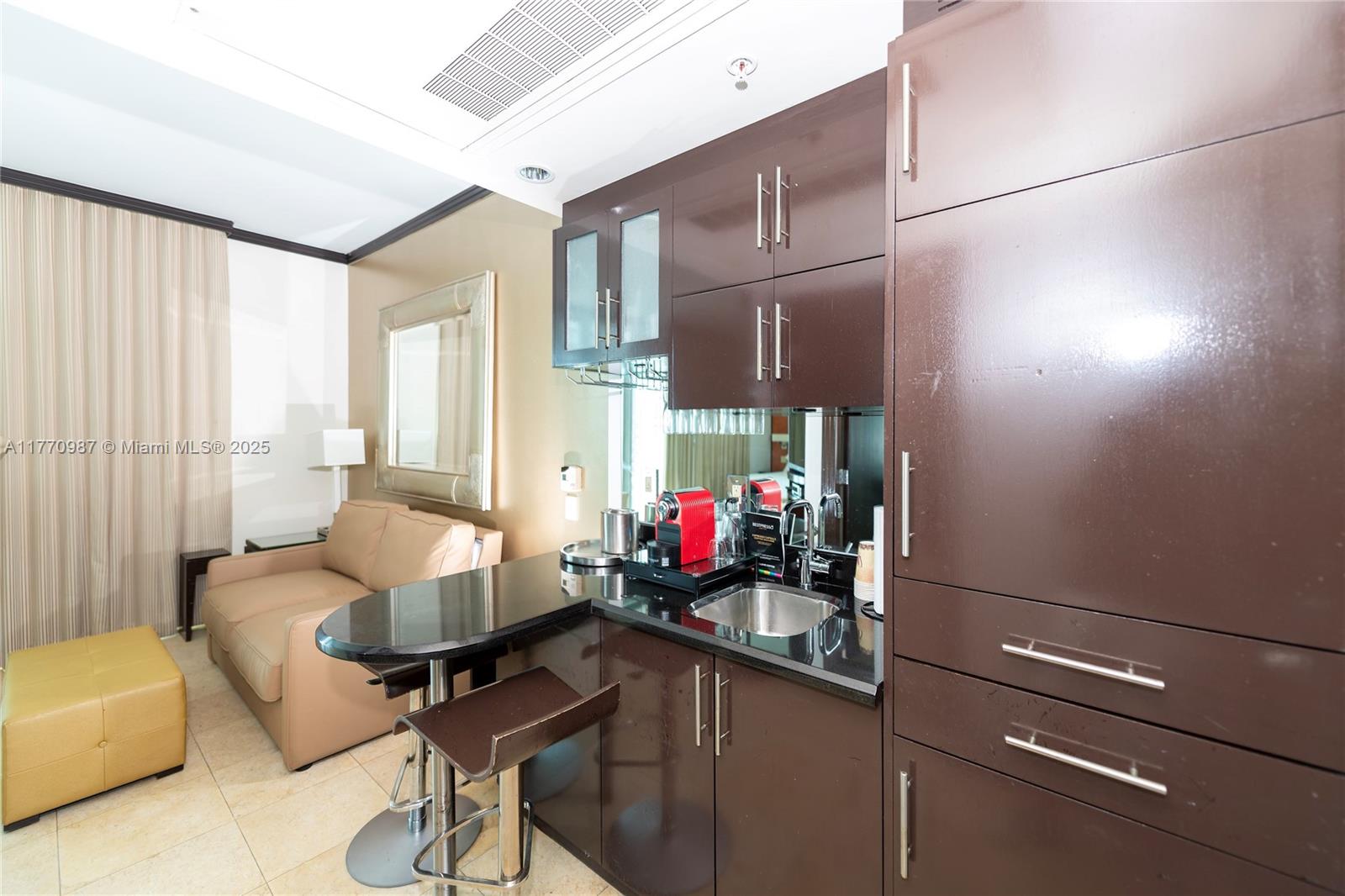 DE SOLEIL S BCH RESIDENTI - Residential