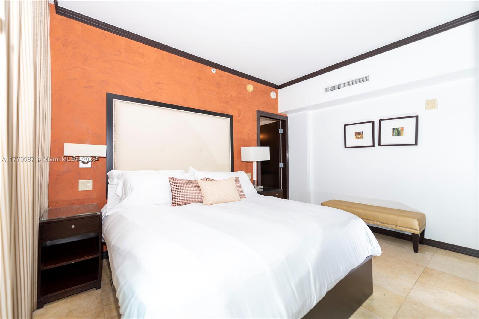 DE SOLEIL S BCH RESIDENTI - Residential