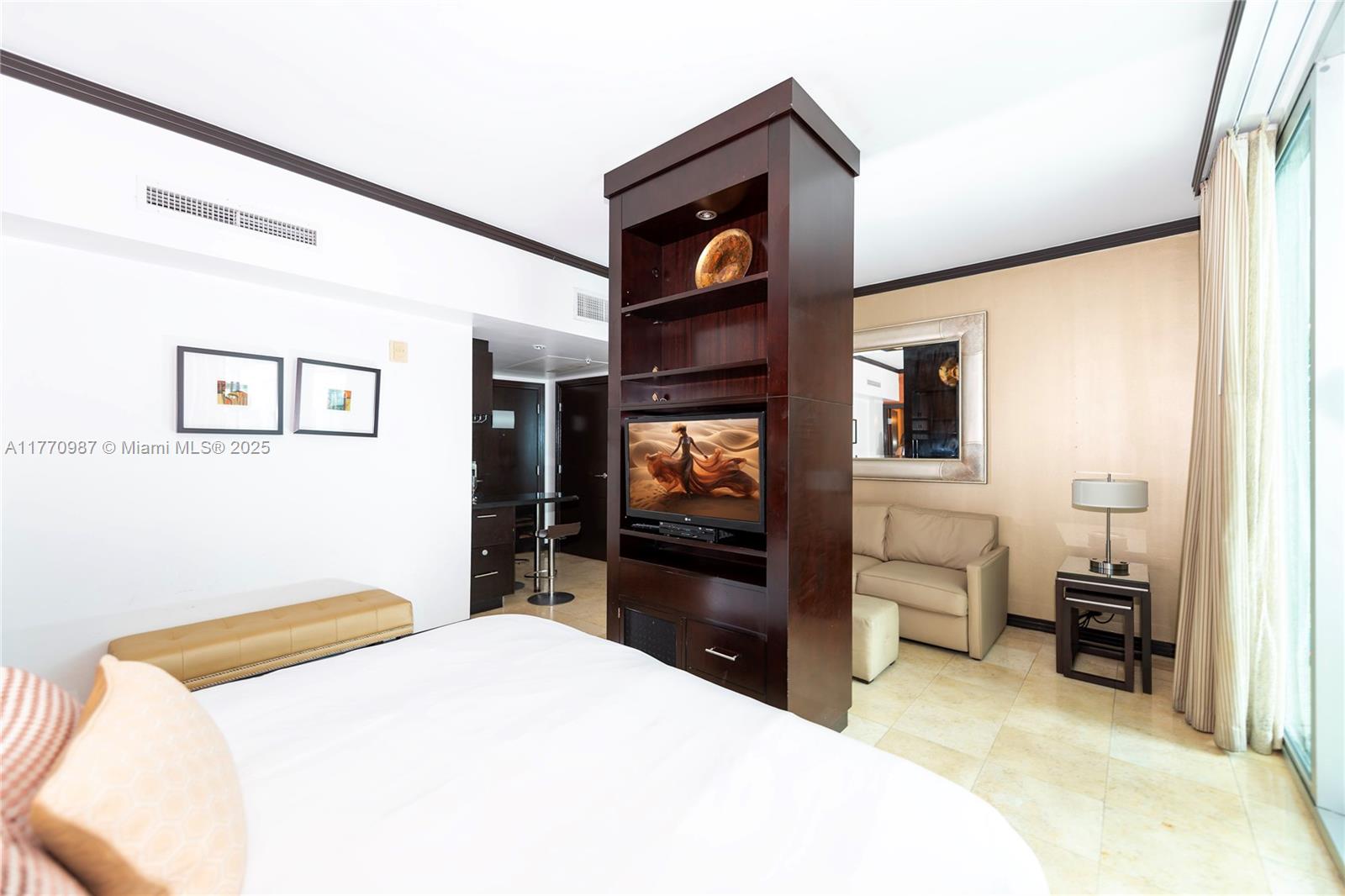 DE SOLEIL S BCH RESIDENTI - Residential