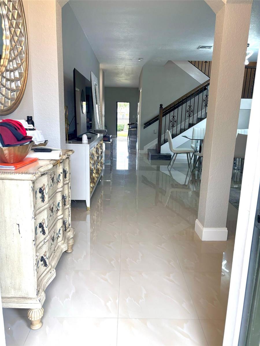SILVER PALM EAST SEC ONE - Residential