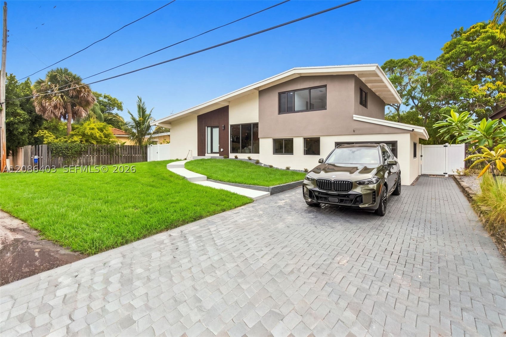 2412 Sugarloaf Ln