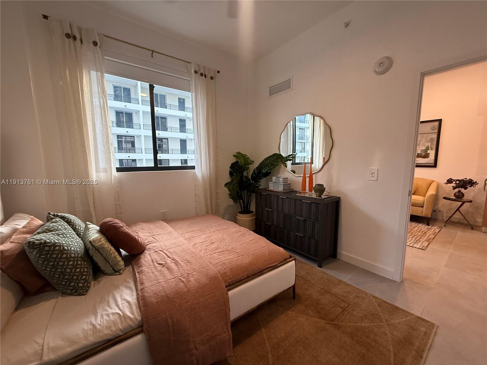 2001 Van Buren St 645