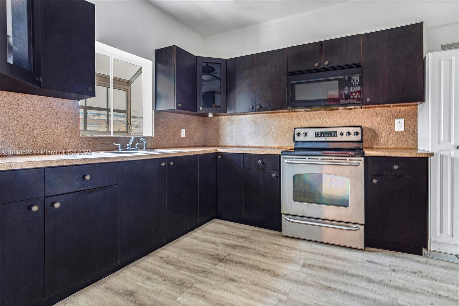 LAWRENCE EST LAND COS SUB - Residential Income