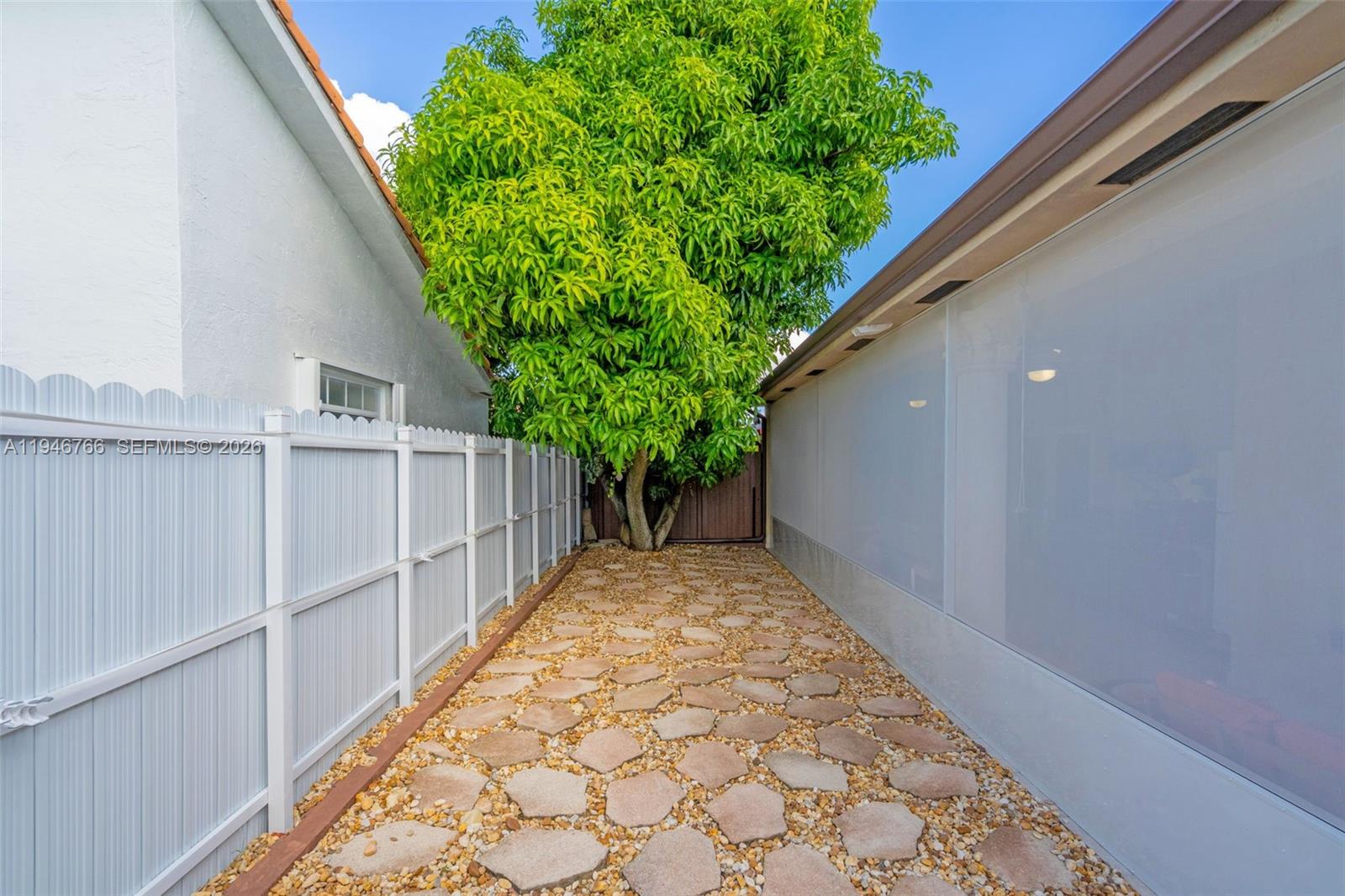 WEST LAKES GARDENS 1ST AD - Residential