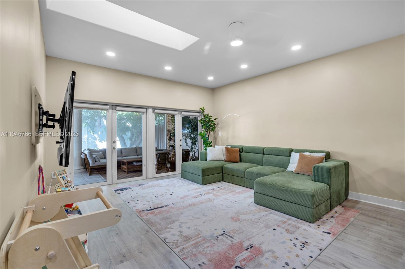 WEST LAKES GARDENS 1ST AD - Residential