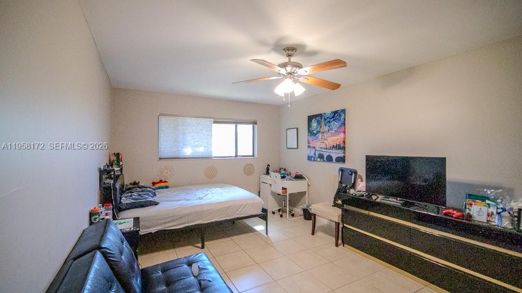 TIVOLI TRACE CONDO NO 3 - Residential