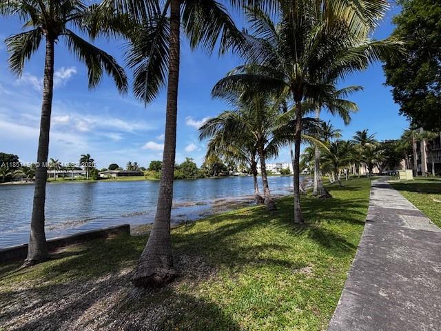 PROMENADE AT KENDALE LAKE - Residential