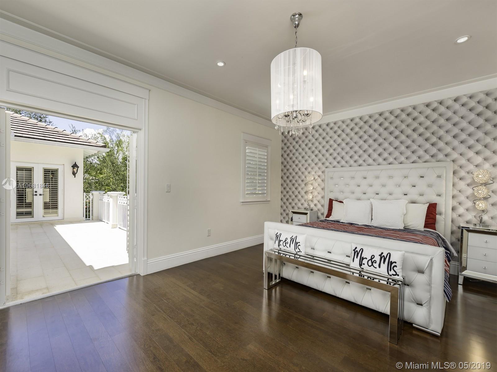 Pinecrest Manor - Residential Lease